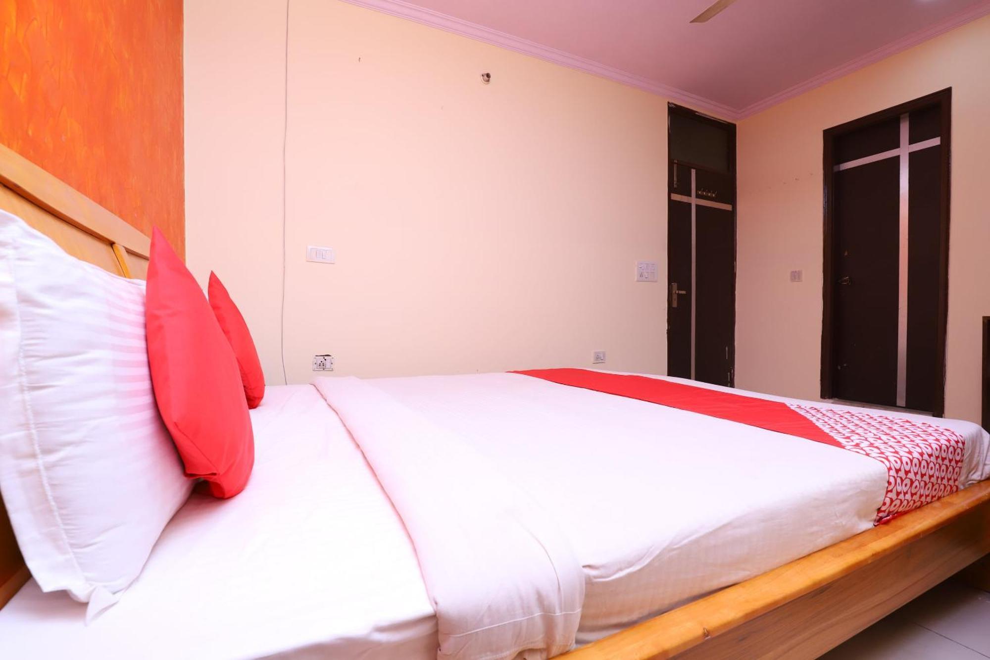 O J Joy 3* New Delhi