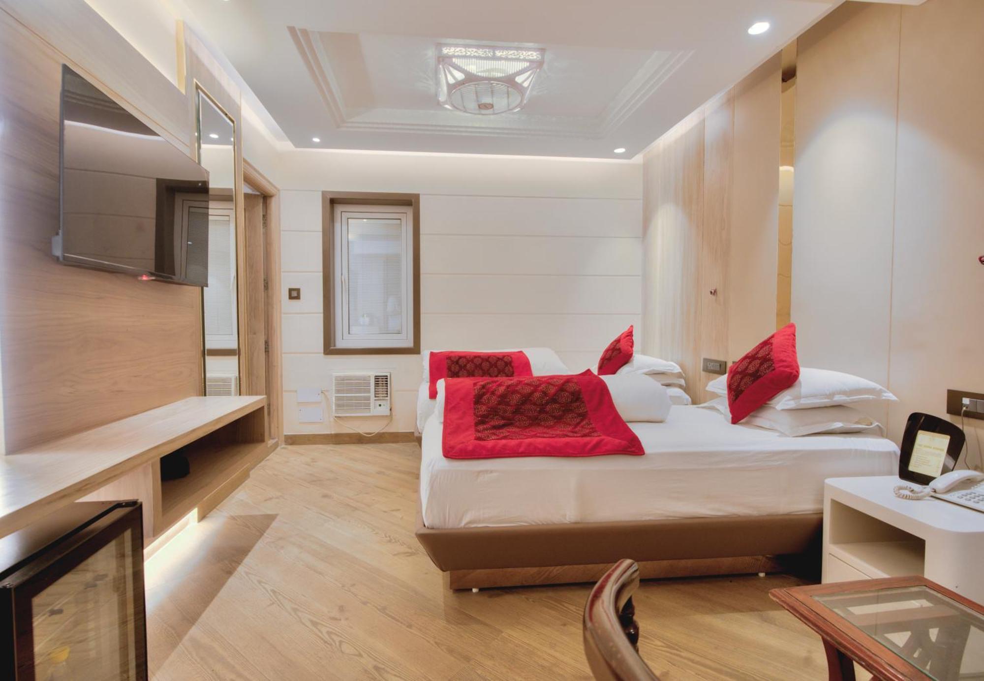 Empire Suites, Hotel 4*