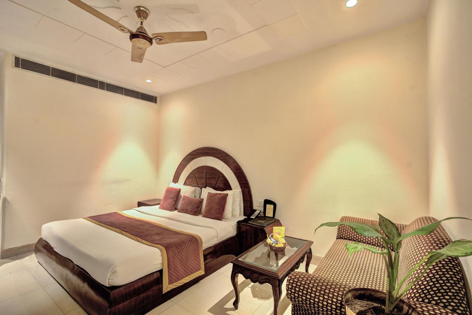 Hotel Empire Suites, 4*