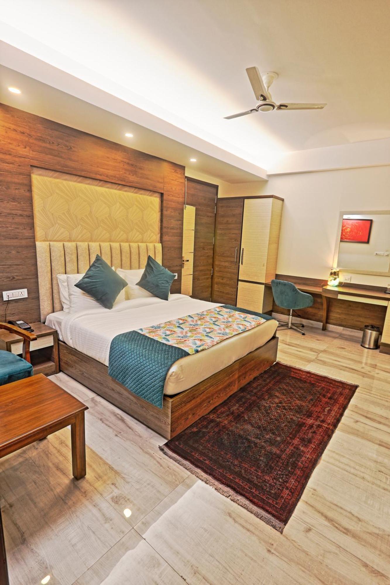 Luxury Suit Delhi Airport New Delhi