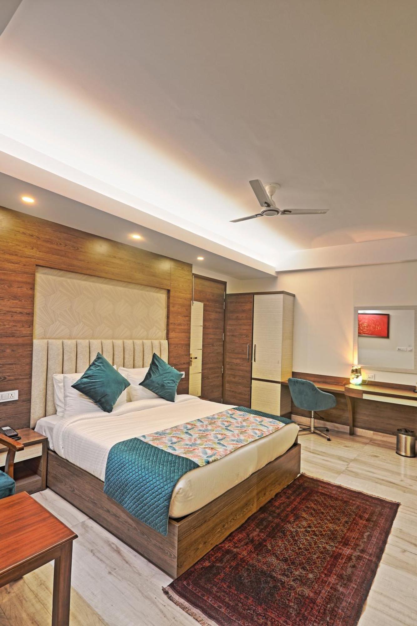 Hotel Luxury Suit Delhi Airport New Delhi