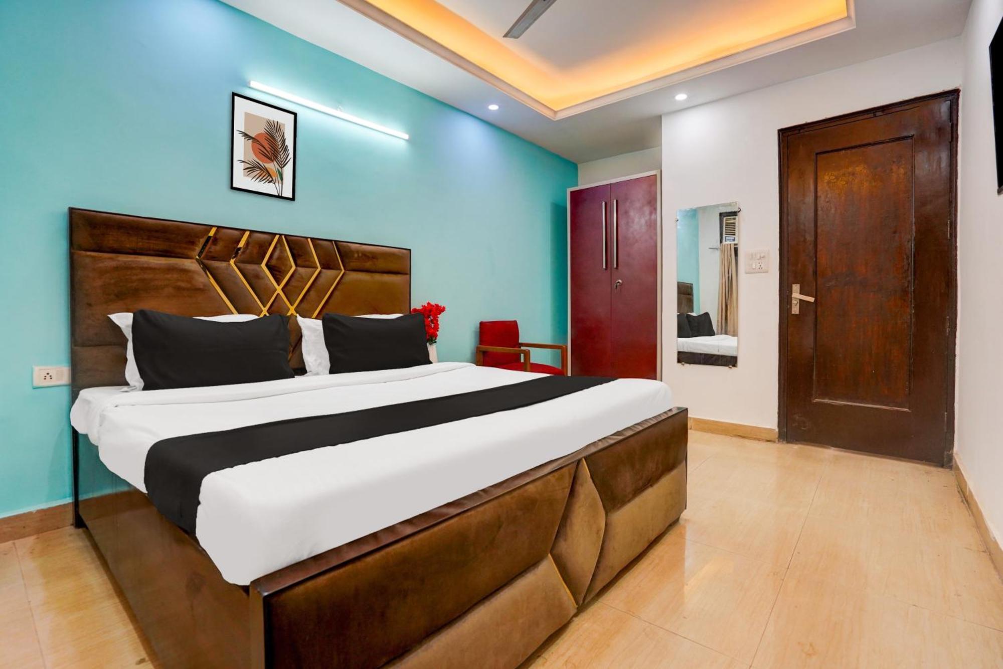 O Silver Key Kd Plaza Near Saket Metro Station Nova Deli