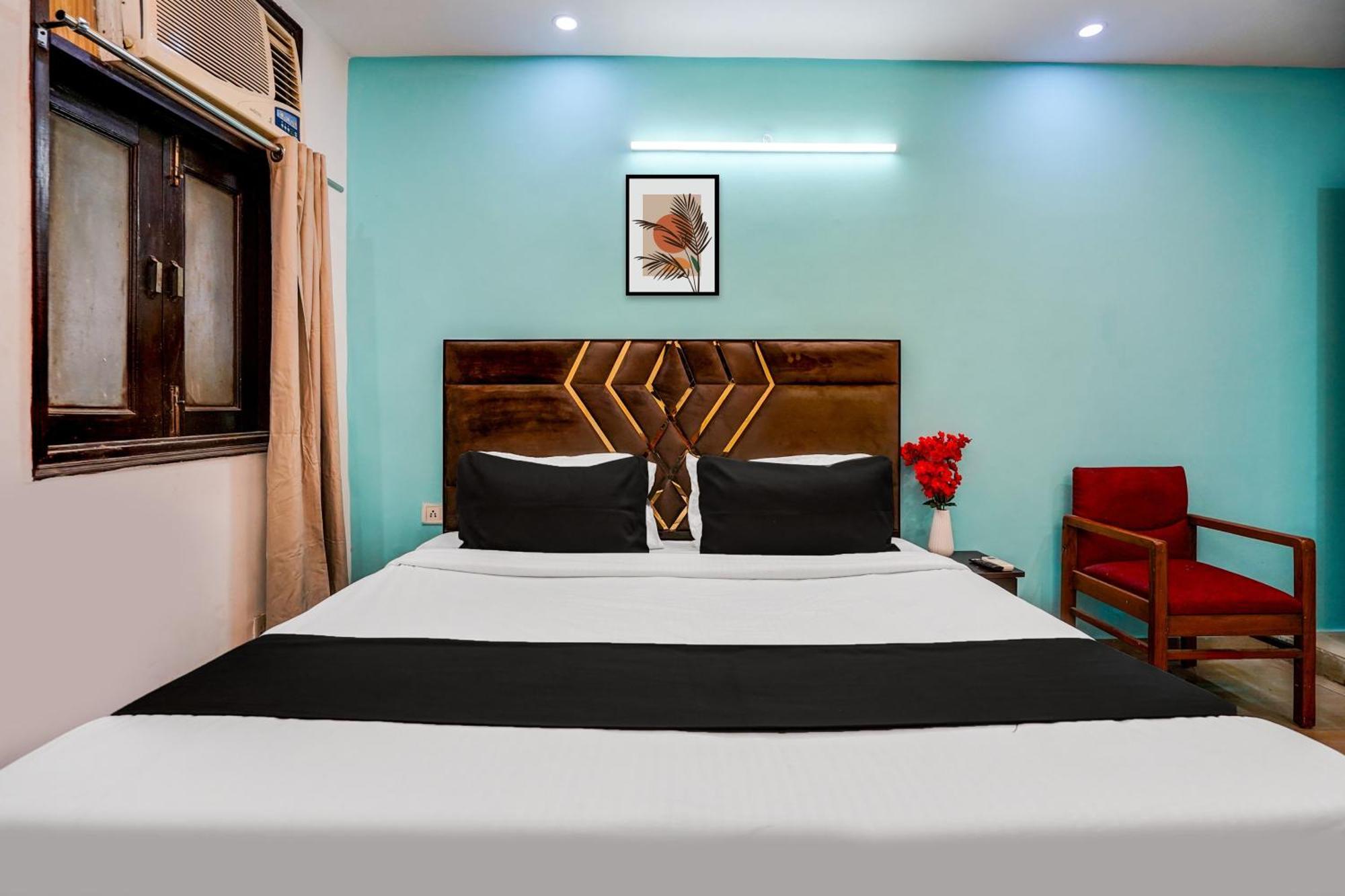 O Silver Key Kd Plaza Near Saket Metro Station