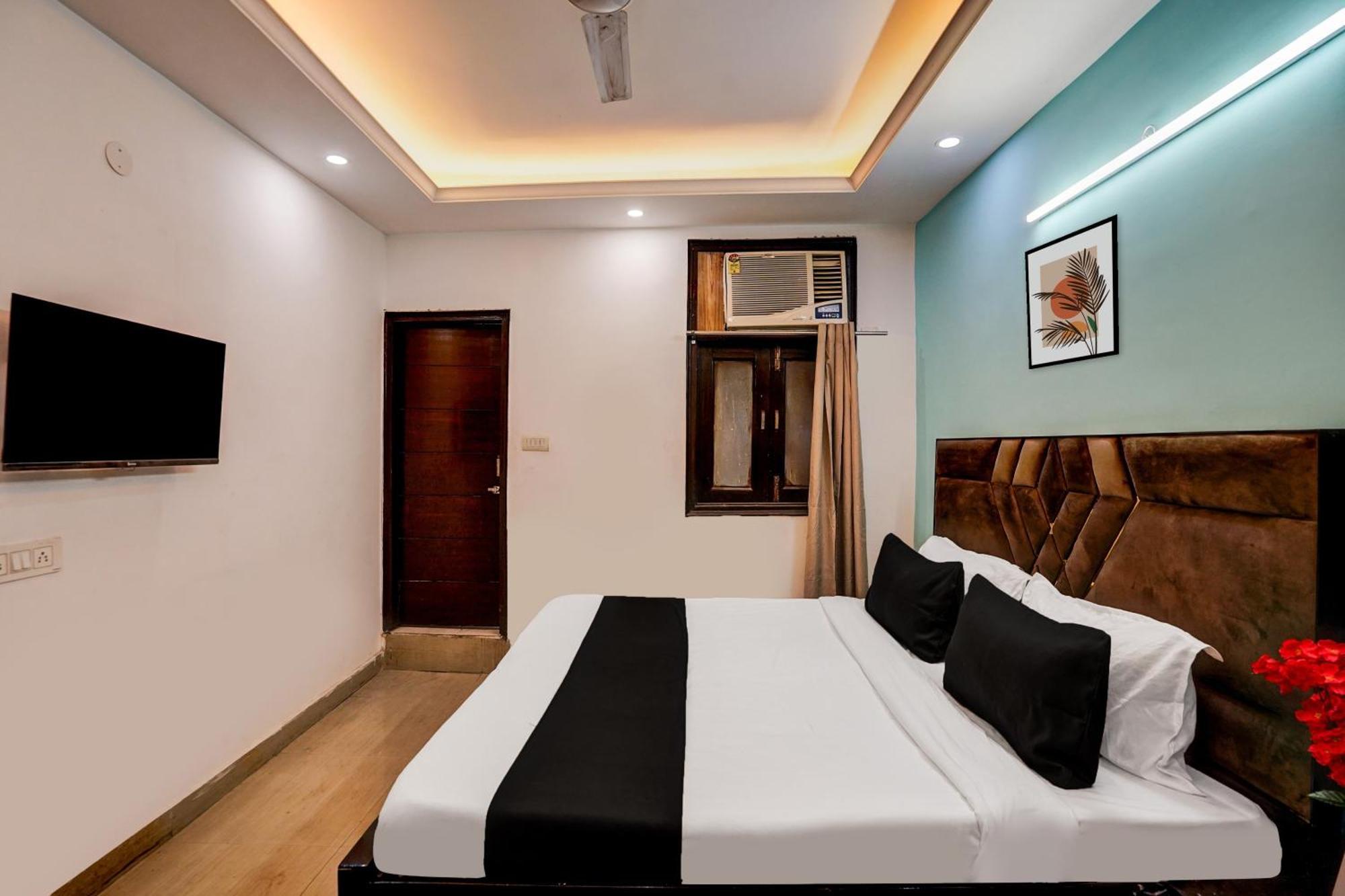 O Silver Key Kd Plaza Near Saket Metro Station