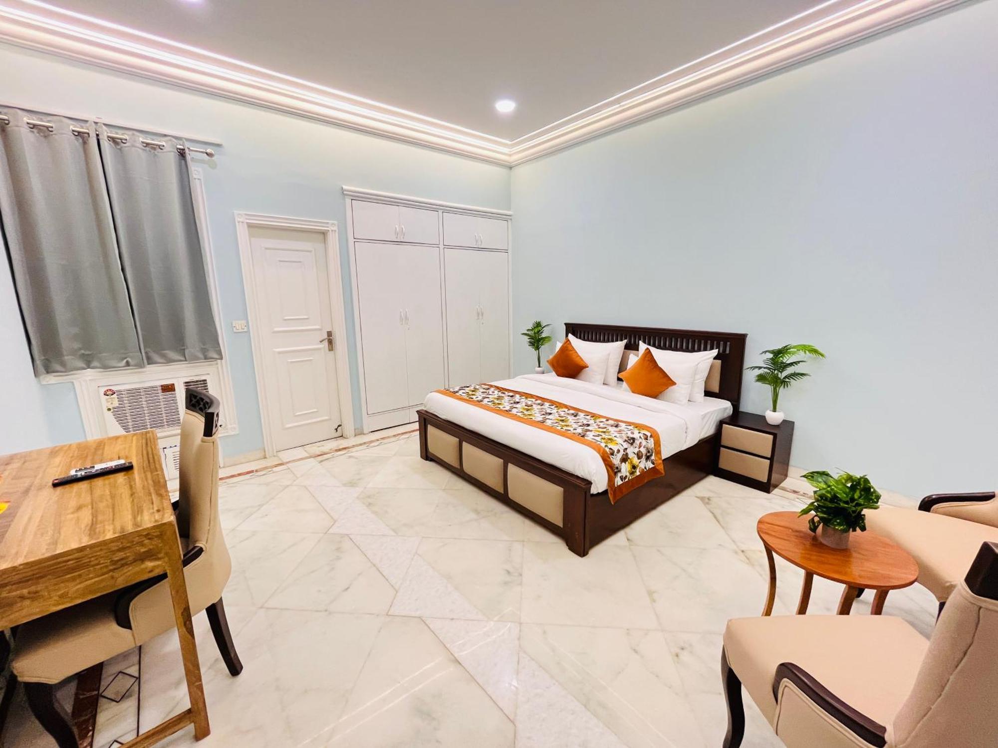 Gulmohar Residency, Hauz Khas New Delhi, Couple Friendly 3*