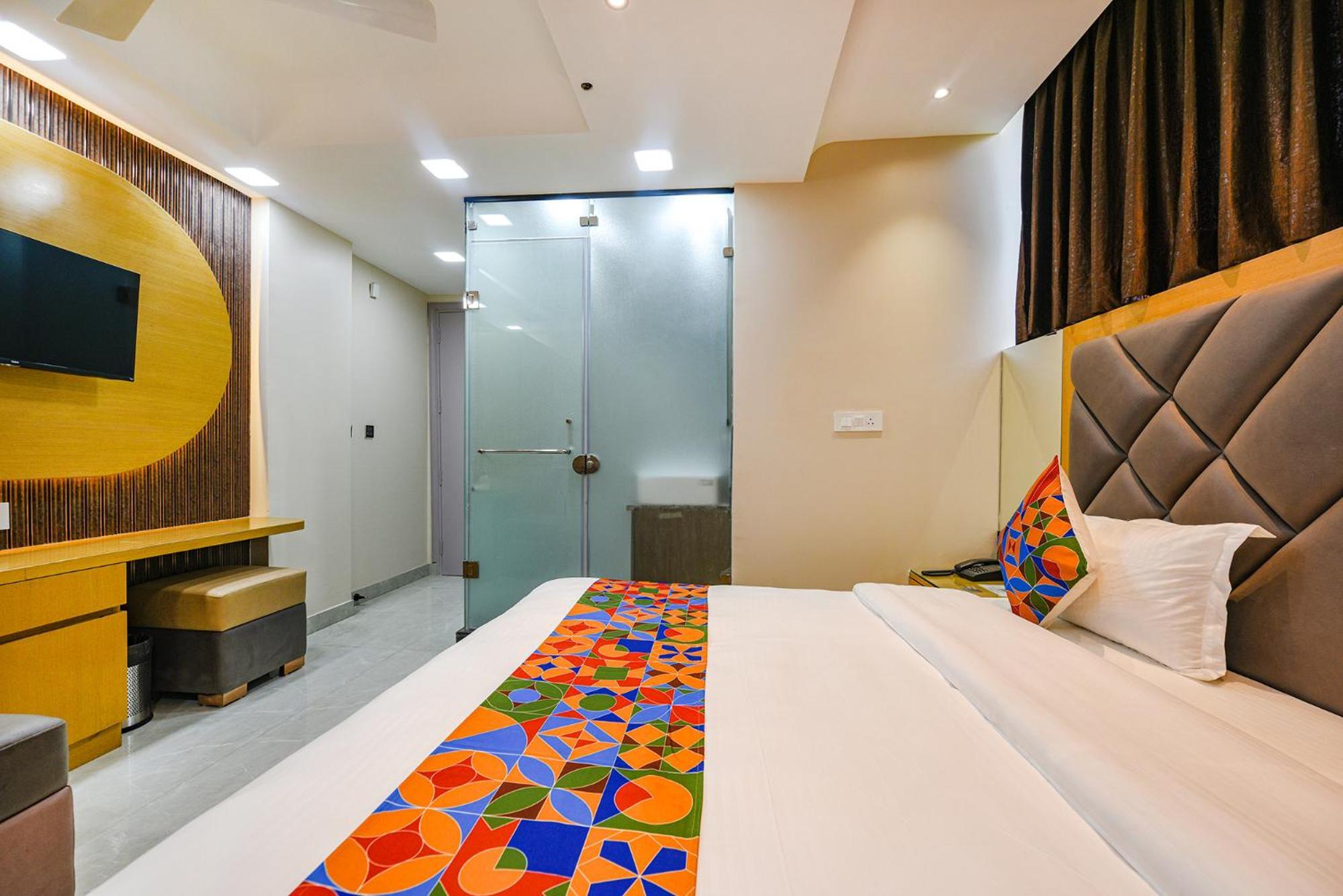 Hotel Fabhotel Grand Palazzo 3*