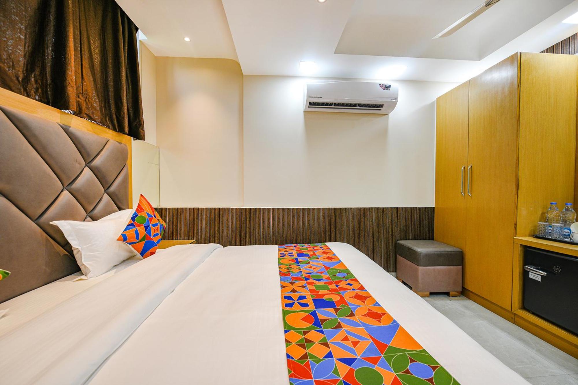 Fabhotel Grand Palazzo 3*