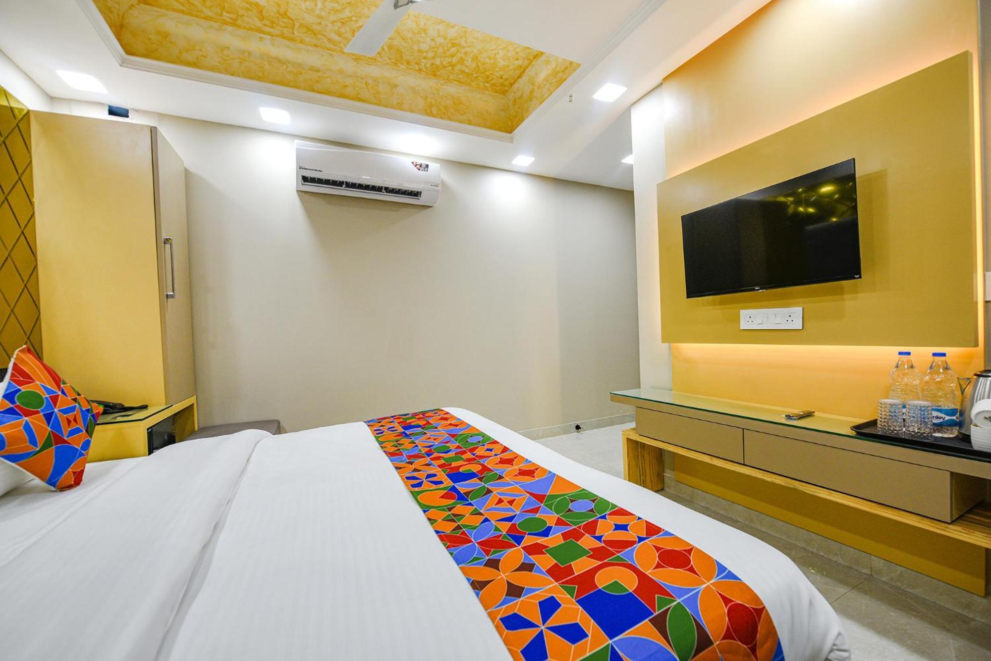 Fabhotel Grand Palazzo Hotel