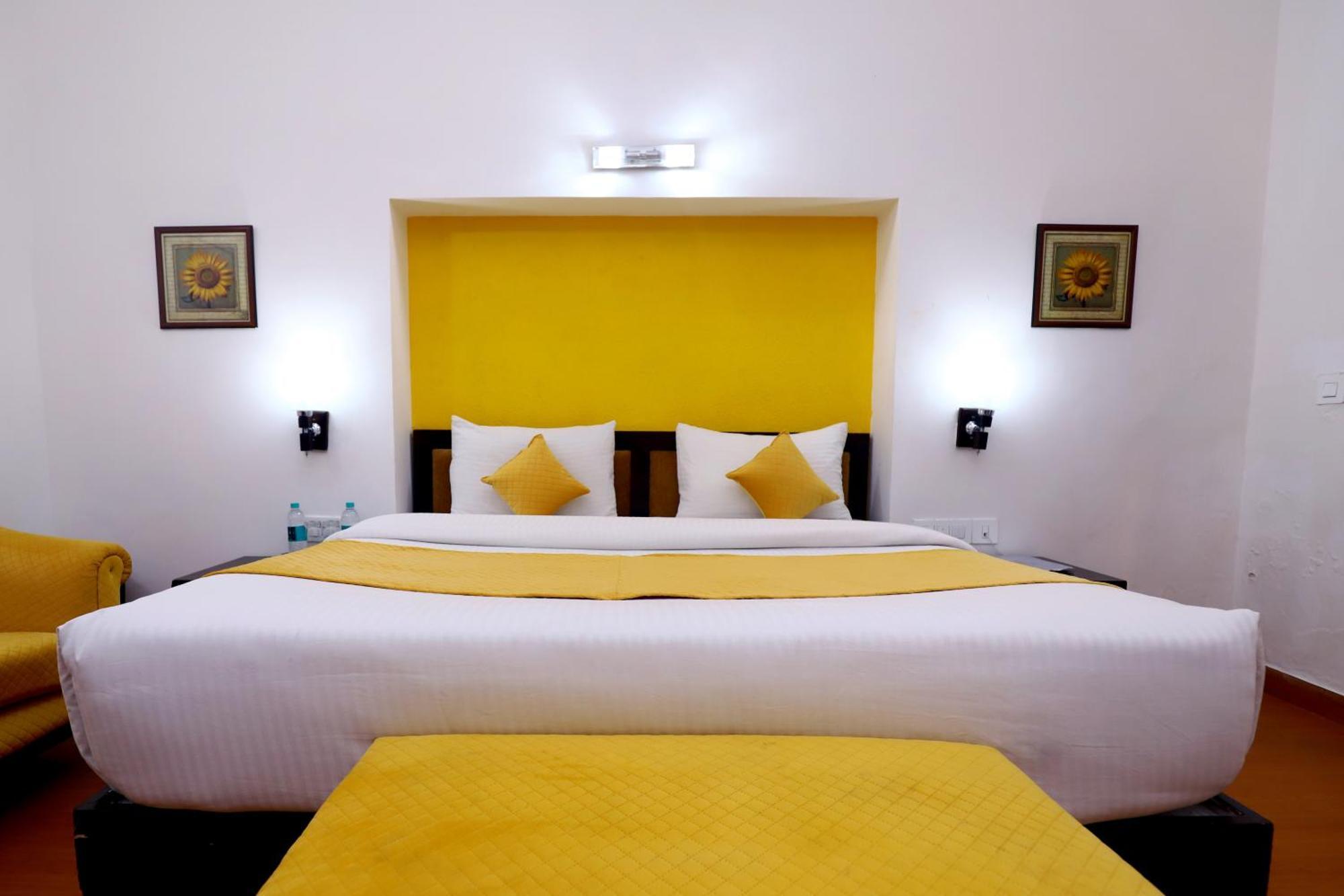 Hotel The Corus New Delhi