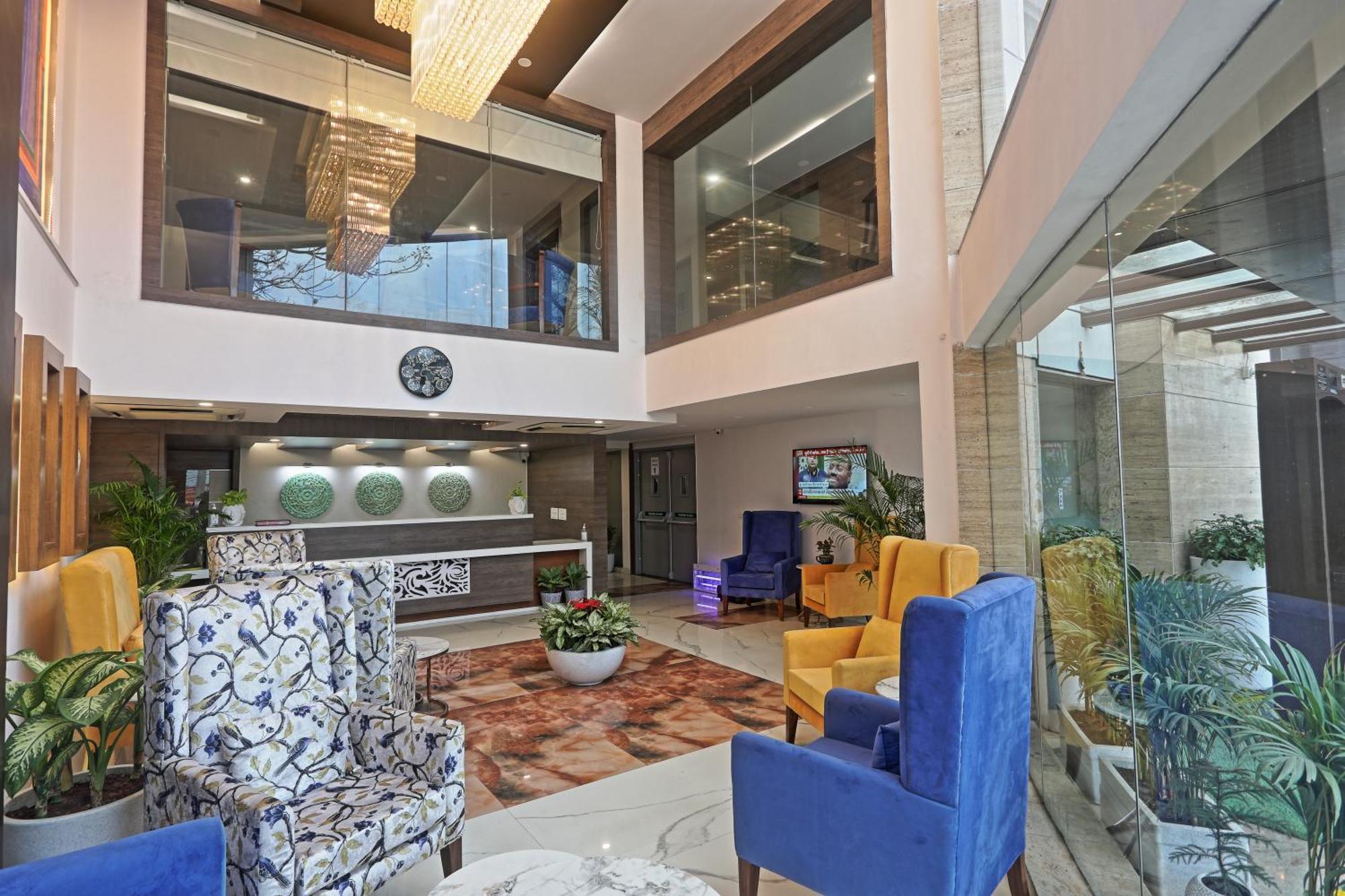 Cardinal Oxmo Delhi Airport 3*