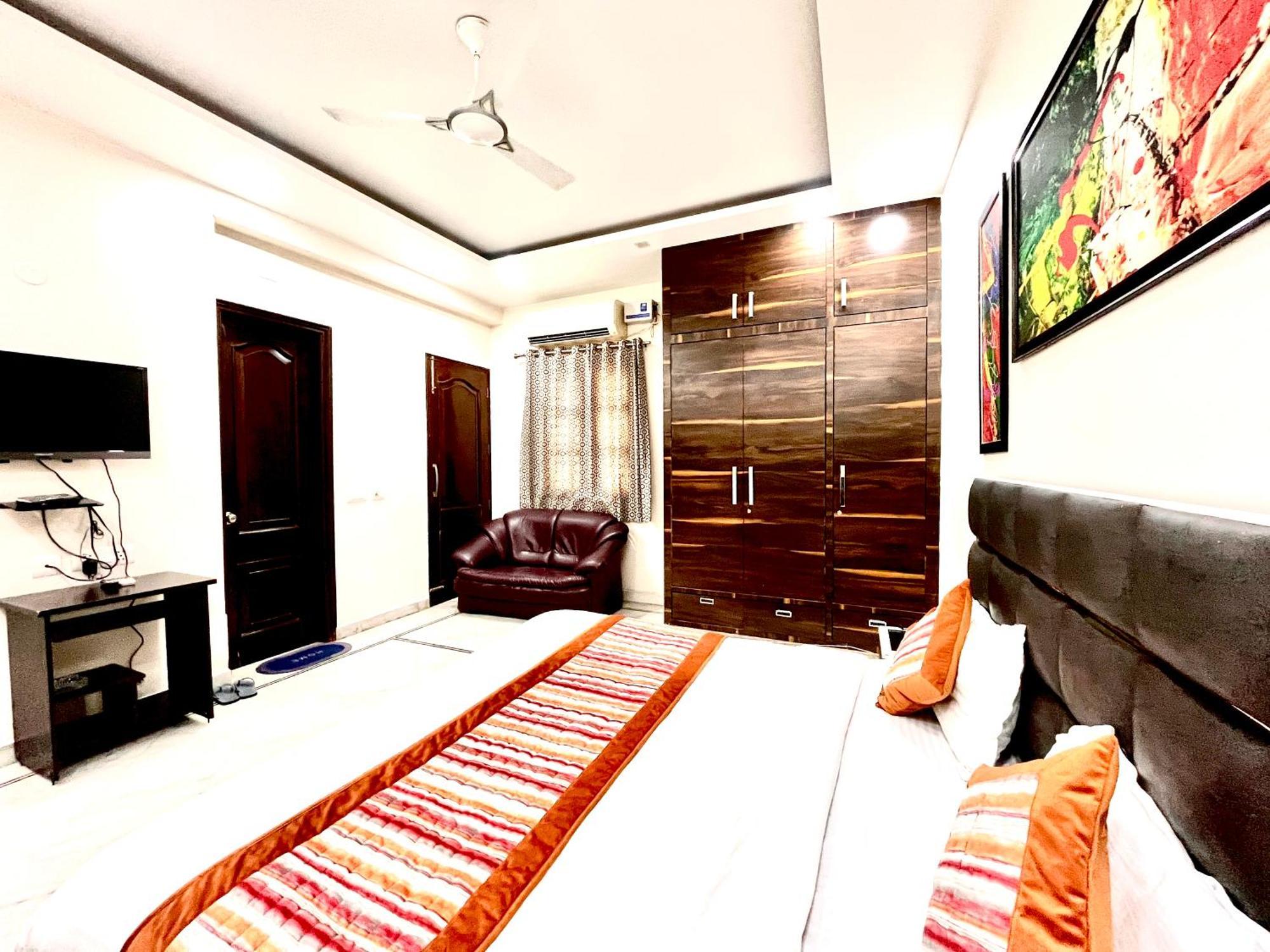 South - Park Near Hauz Khas South Delhi Hotel Nova Deli