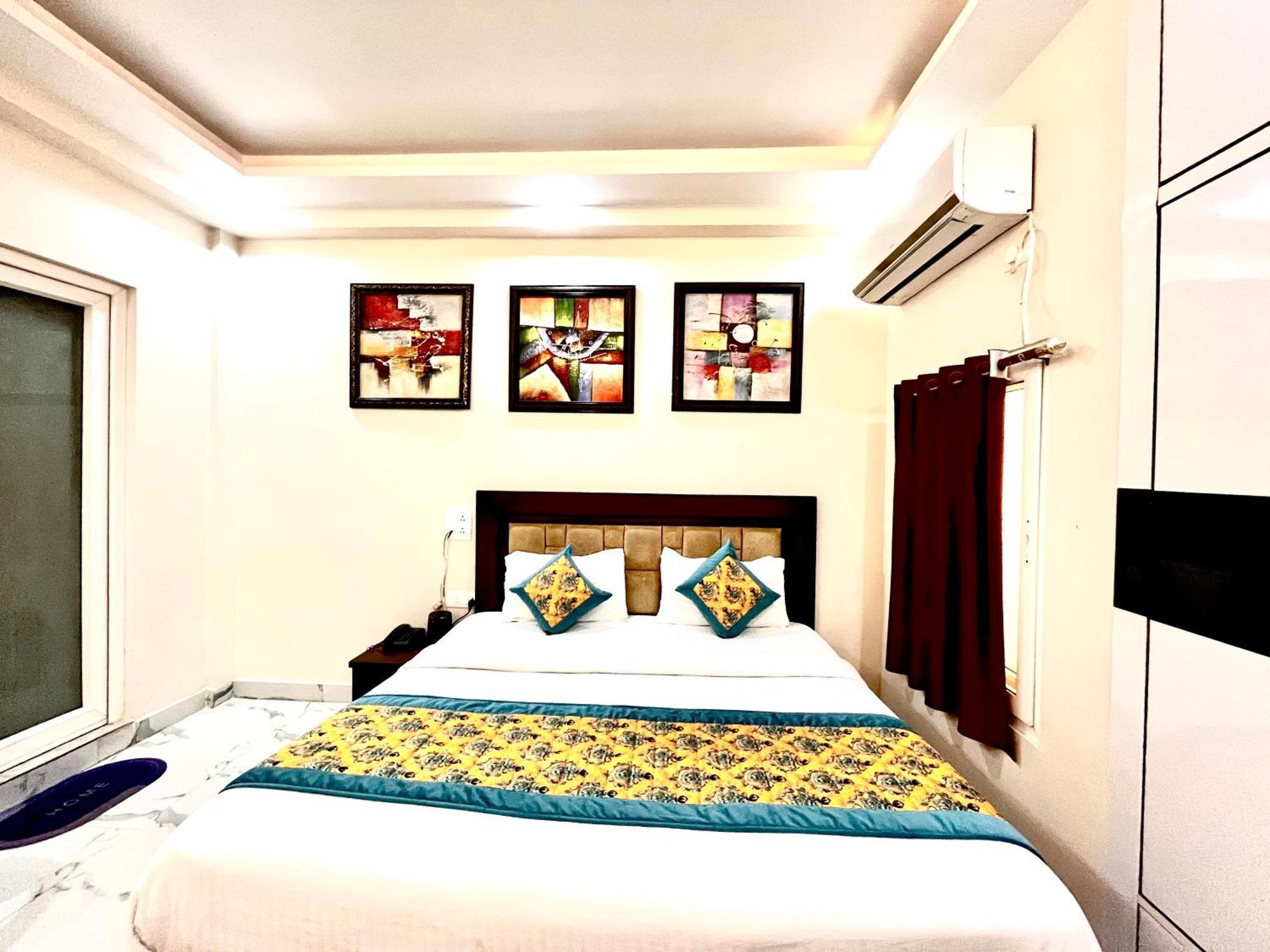 South - Park Near Hauz Khas South Delhi 3*