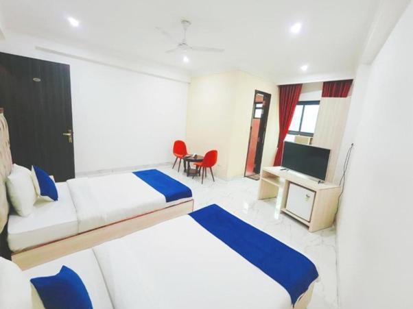 Hotel Almora Sky Near By Delhi International Airport With - Free Airport Pickup And Drop 3*