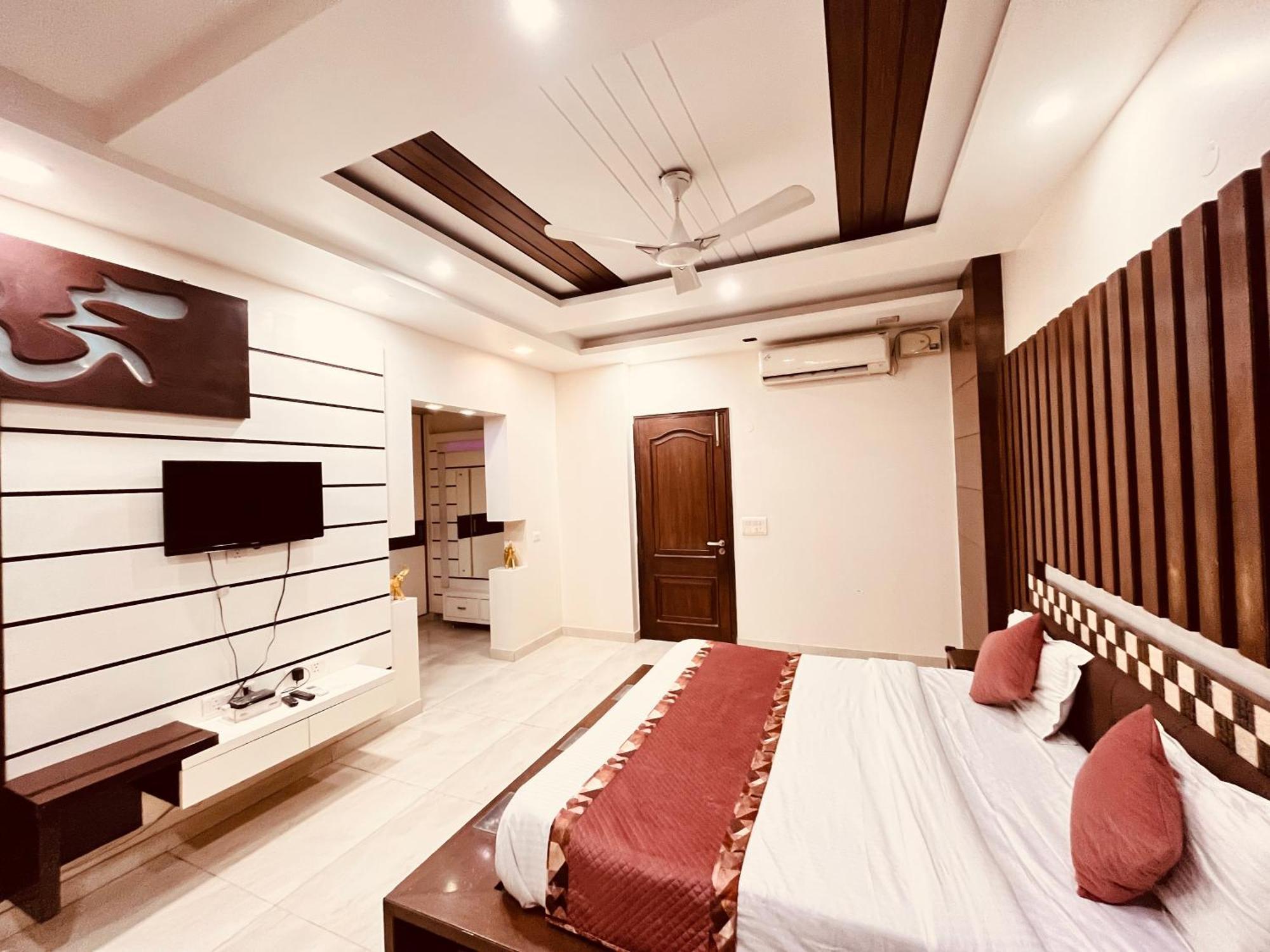 Hotel South - Park Near Hauz Khas South Delhi 3*