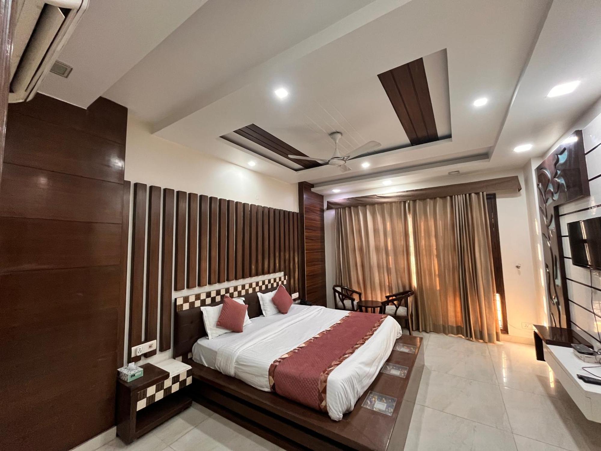 Hotel South - Park Near Hauz Khas South Delhi 3*