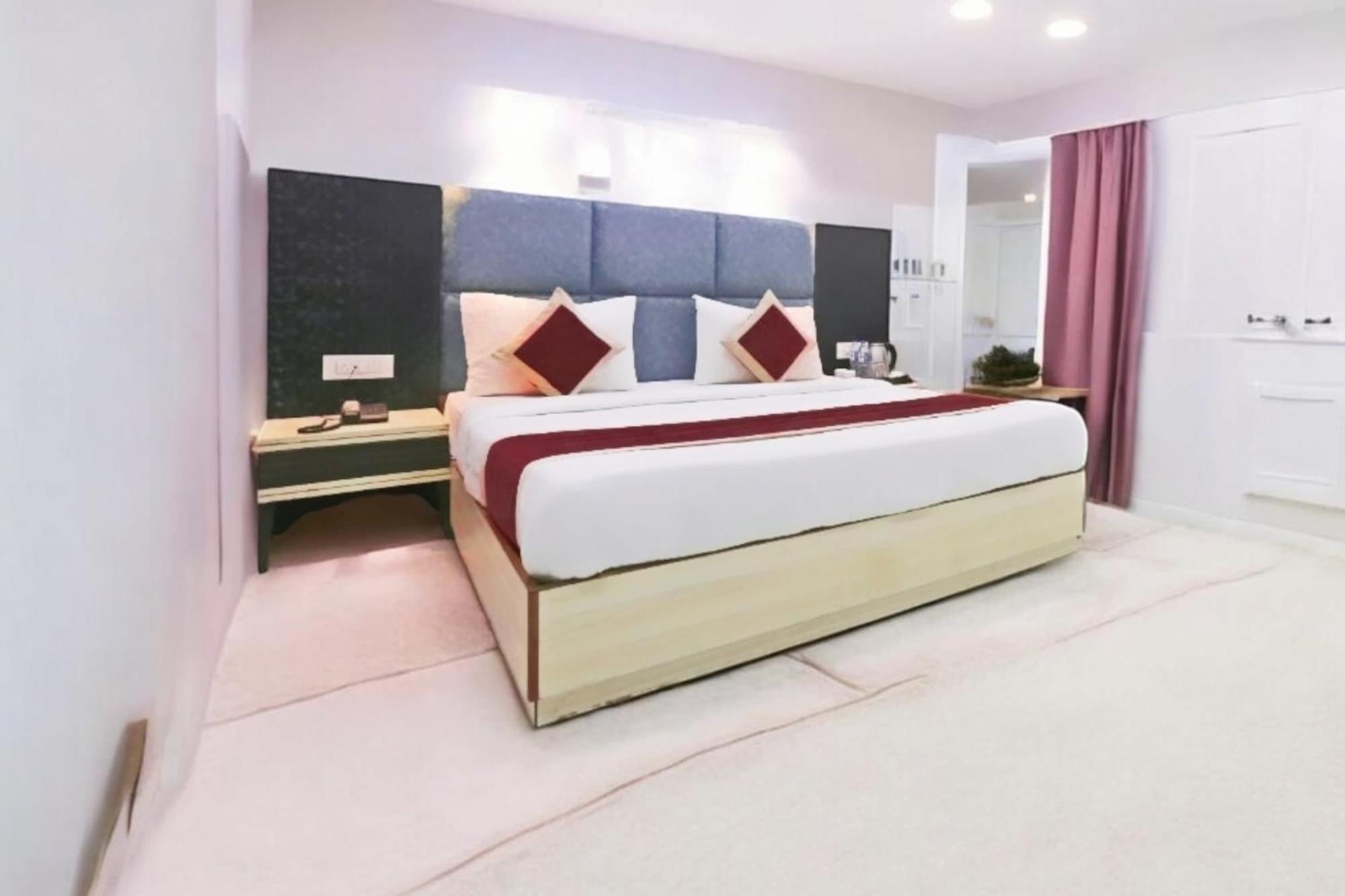Hotel Almora Sky Near By Delhi International Airport With - Free Airport Pickup And Drop New Delhi