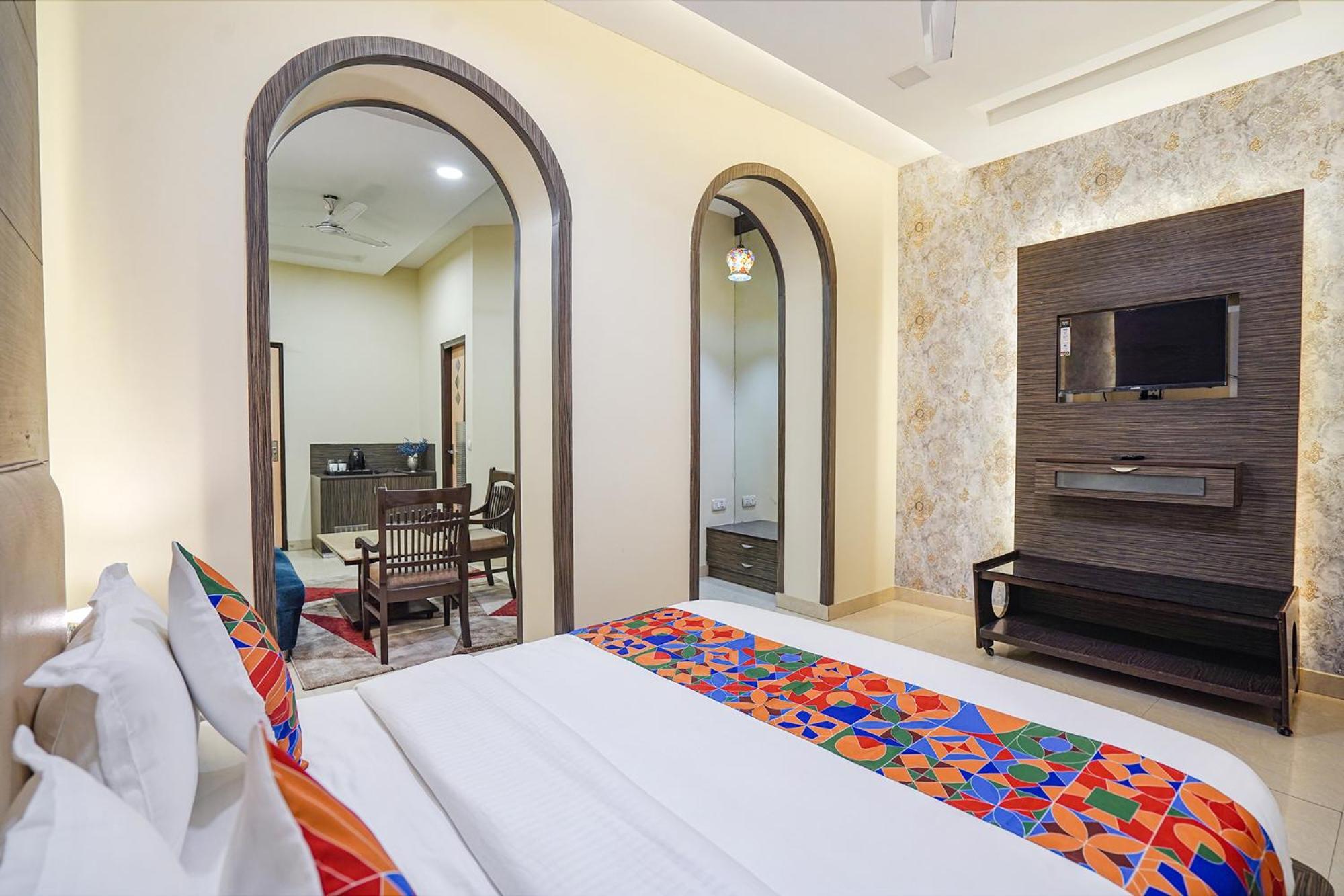 Fabhotel Rivlet Premium