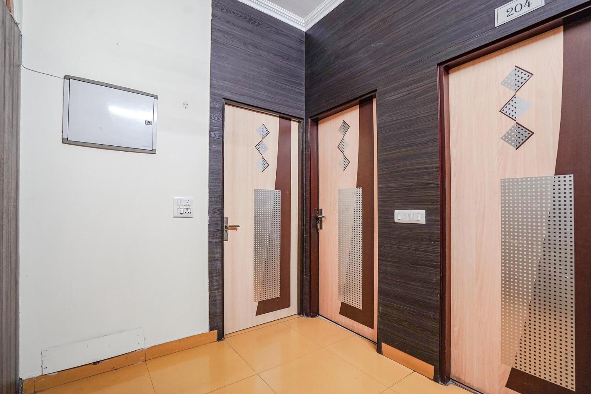 Fabhotel Rivlet Premium Hotel