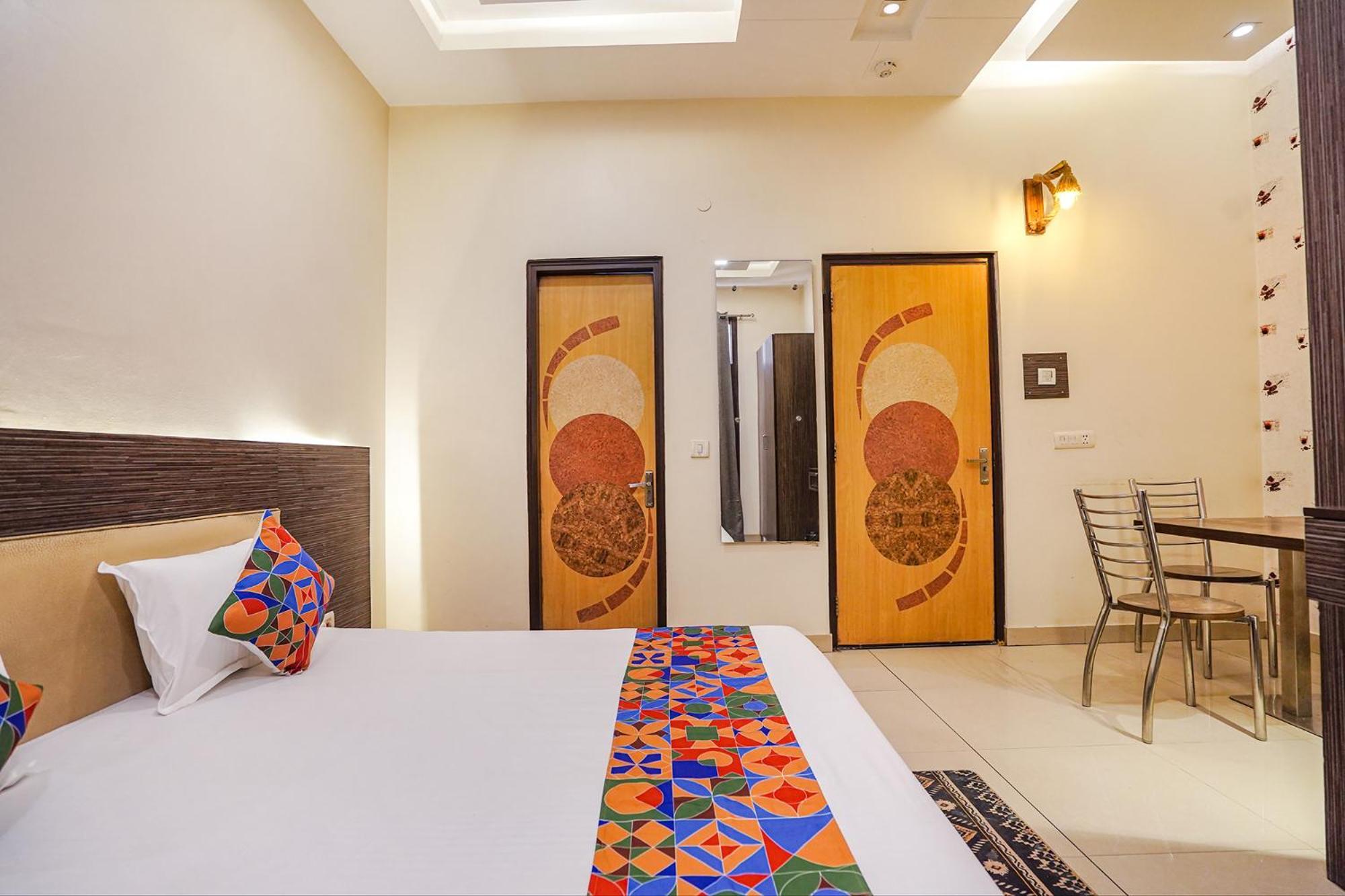 Fabhotel Rivlet Premium Hotel