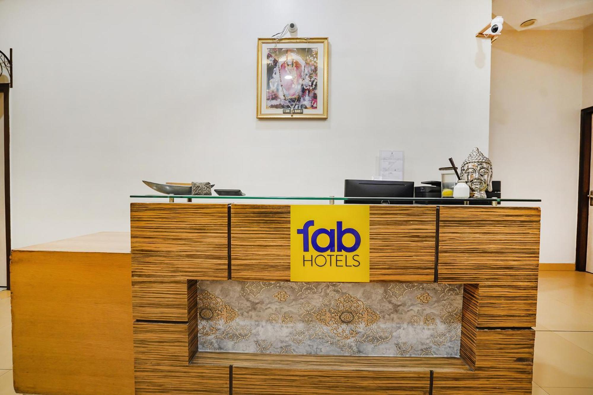 Hotel Fabhotel Rivlet Premium New Delhi
