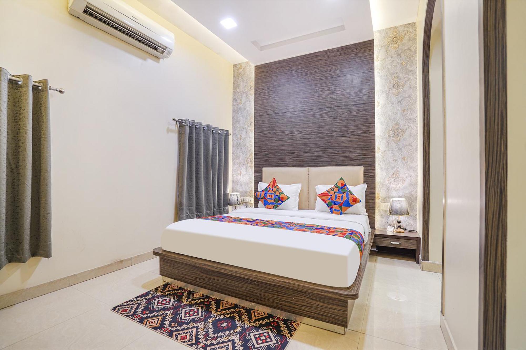 Fabhotel Rivlet Premium *
