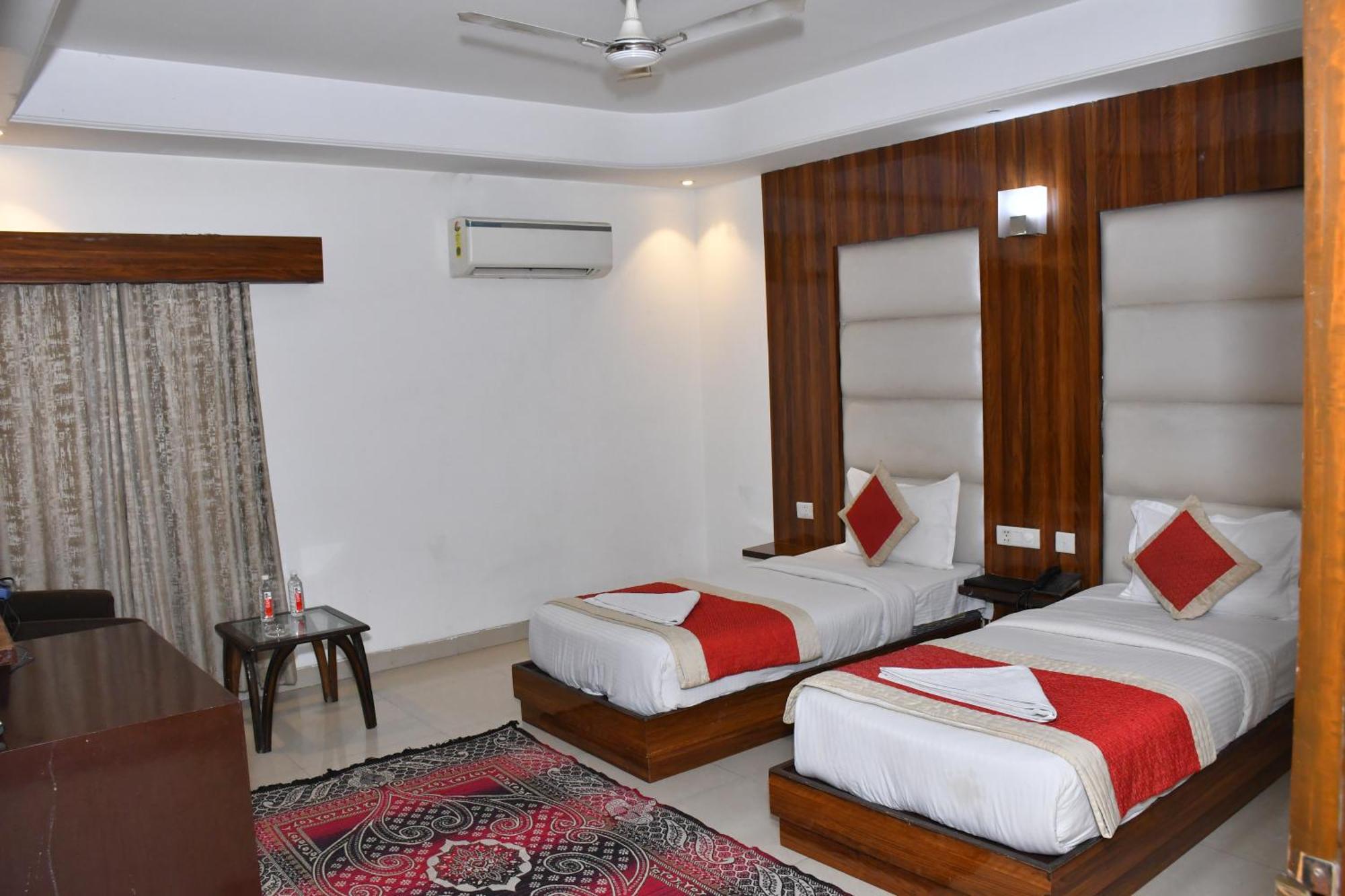 The Impress Near Delhi Airport Hotel 4*