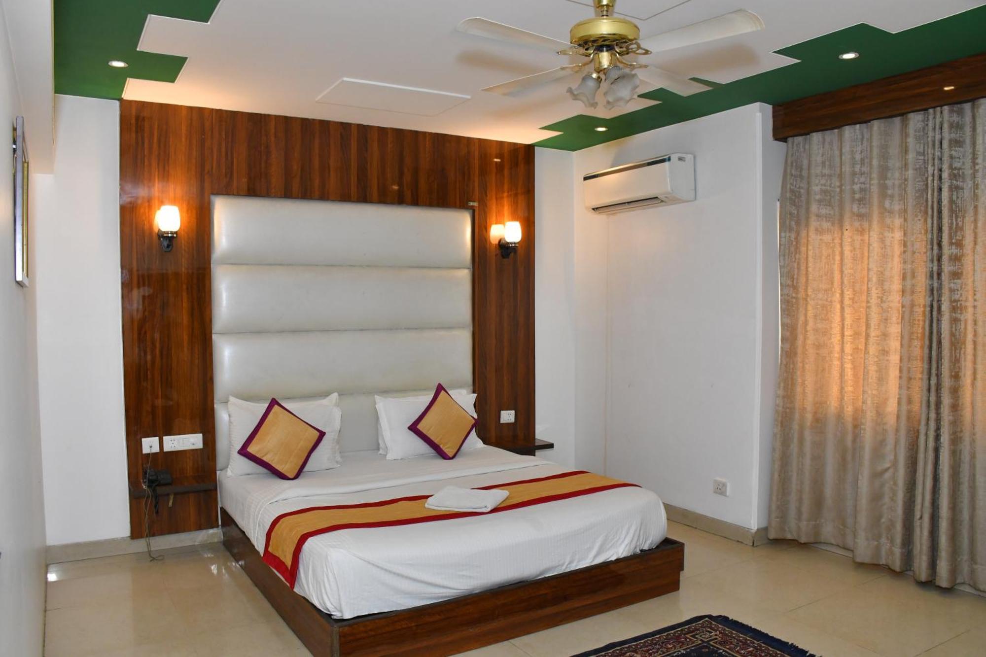 The Impress Near Delhi Airport 4*