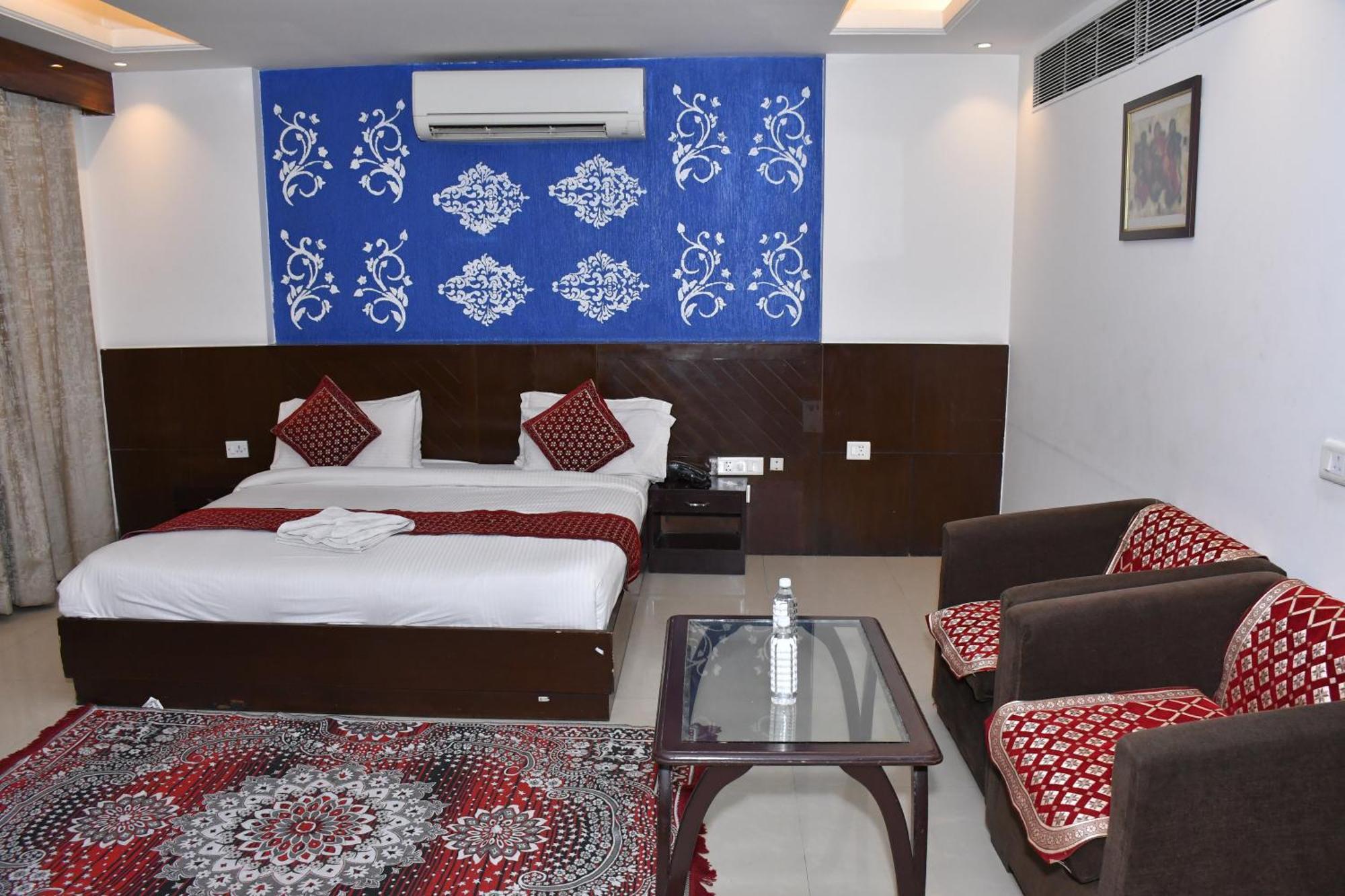 The Impress Near Delhi Airport Hotel 4*