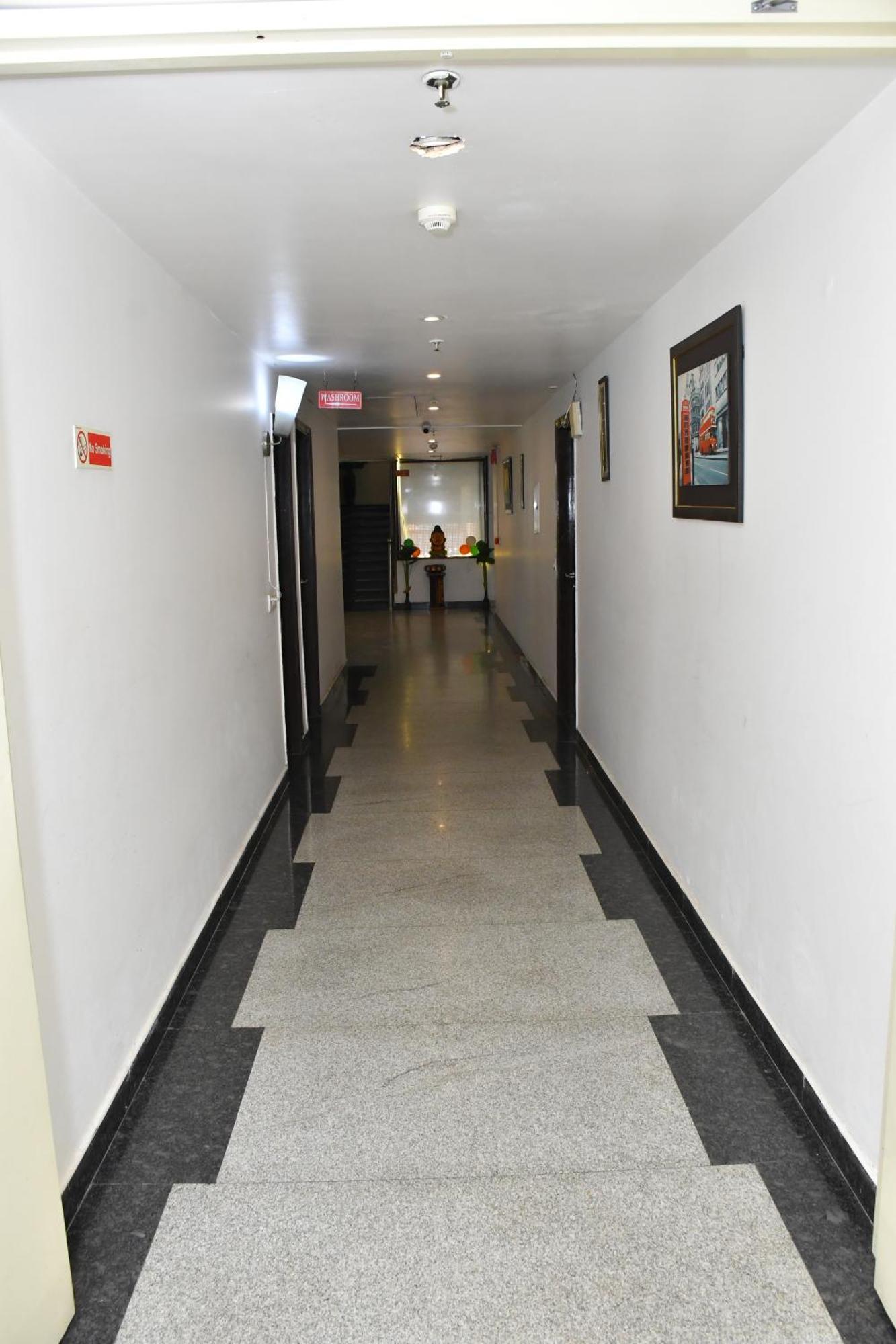 Hotel The Impress Near Delhi Airport New Delhi