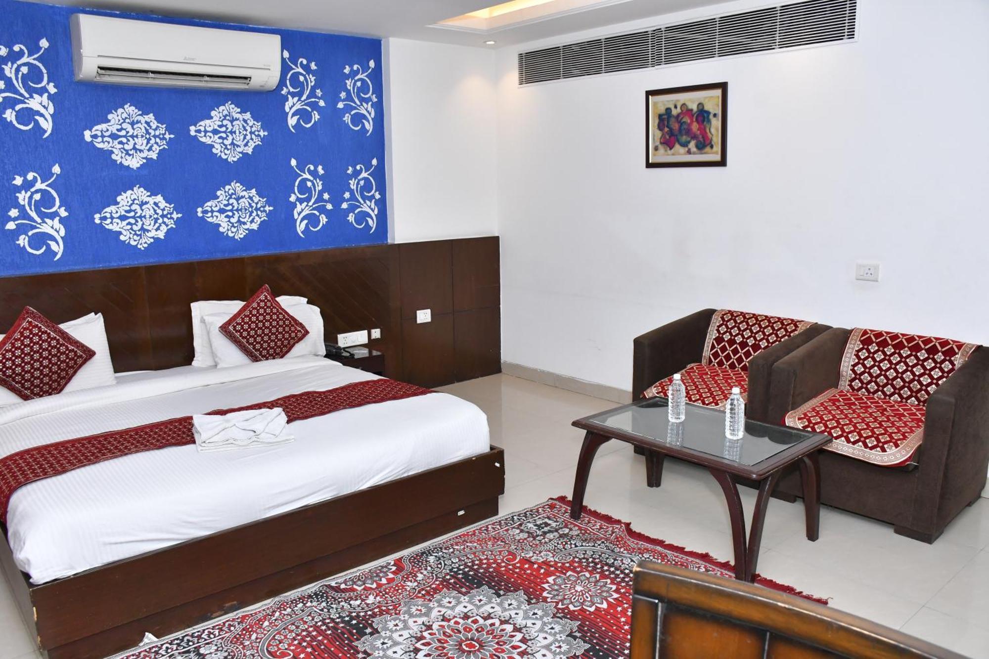 The Impress Near Delhi Airport 4*