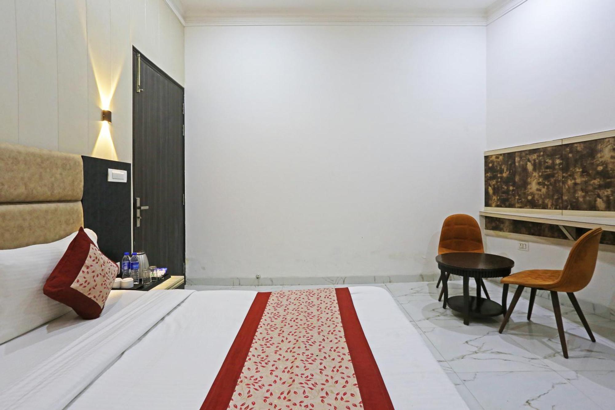 Hotel Almora Sky Near By Delhi International Airport With - Free Airport Pickup And Drop Hotel