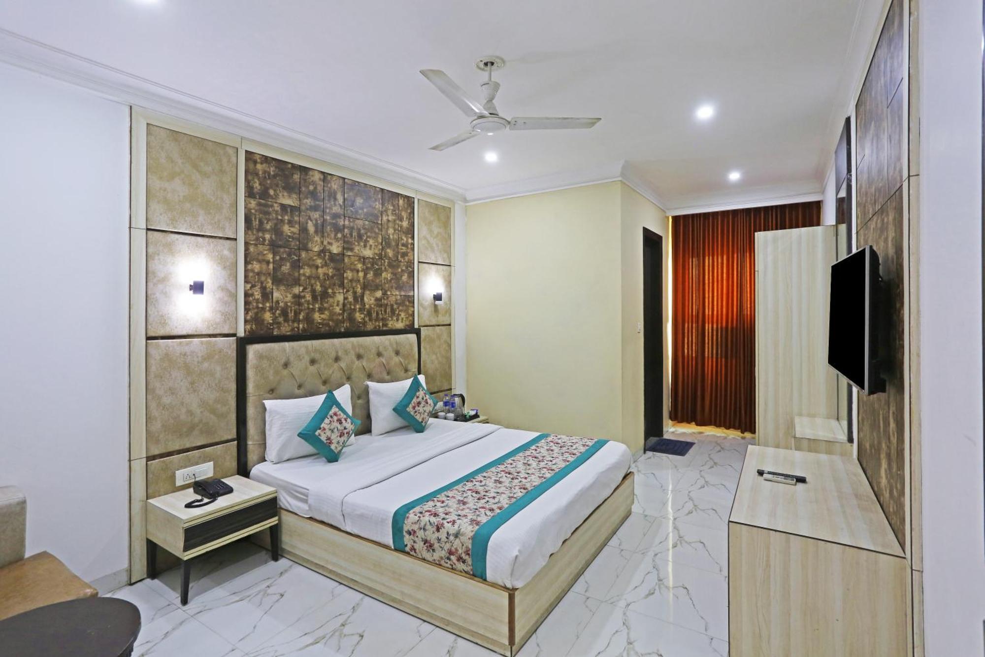 Hotel Almora Sky Near By Delhi International Airport With - Free Airport Pickup And Drop Hotel