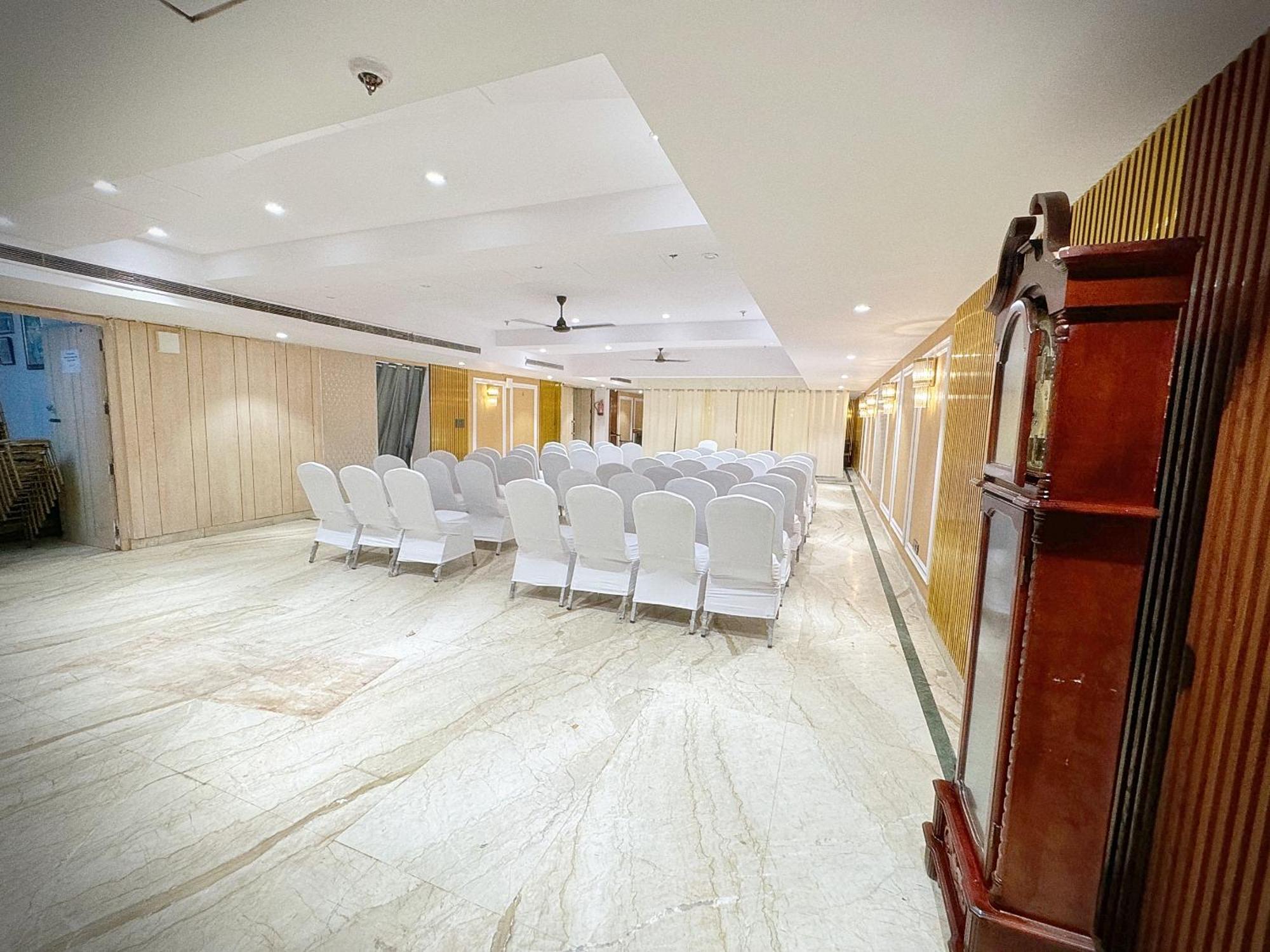 The Orion Express - East Of Kailash 3* New Delhi