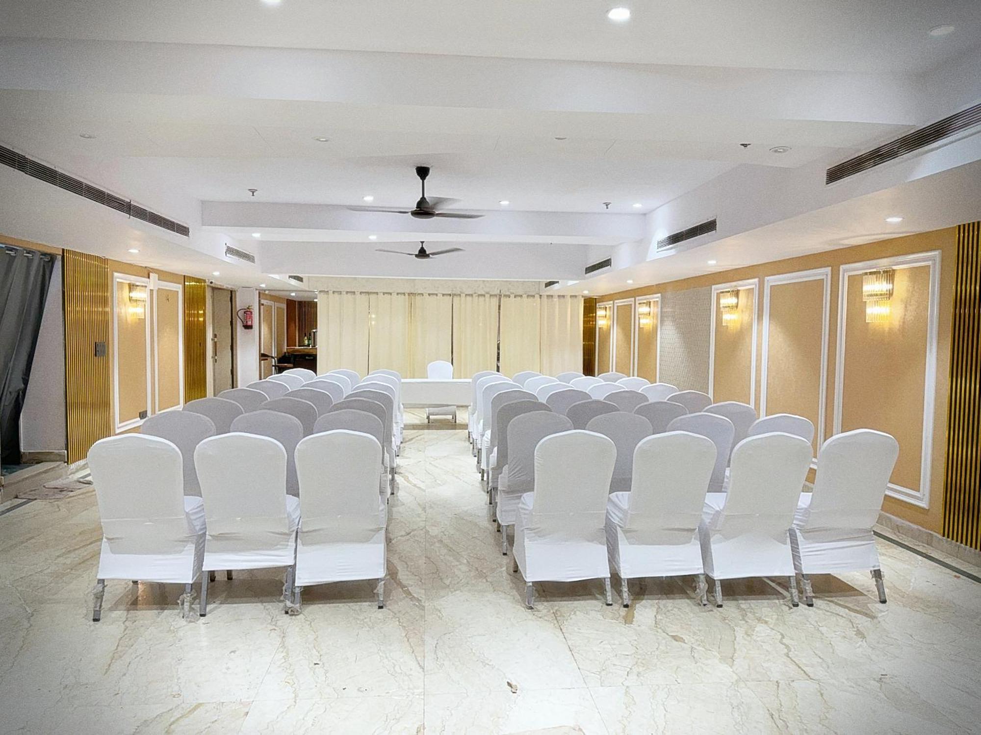 The Orion Express - East Of Kailash 3* New Delhi