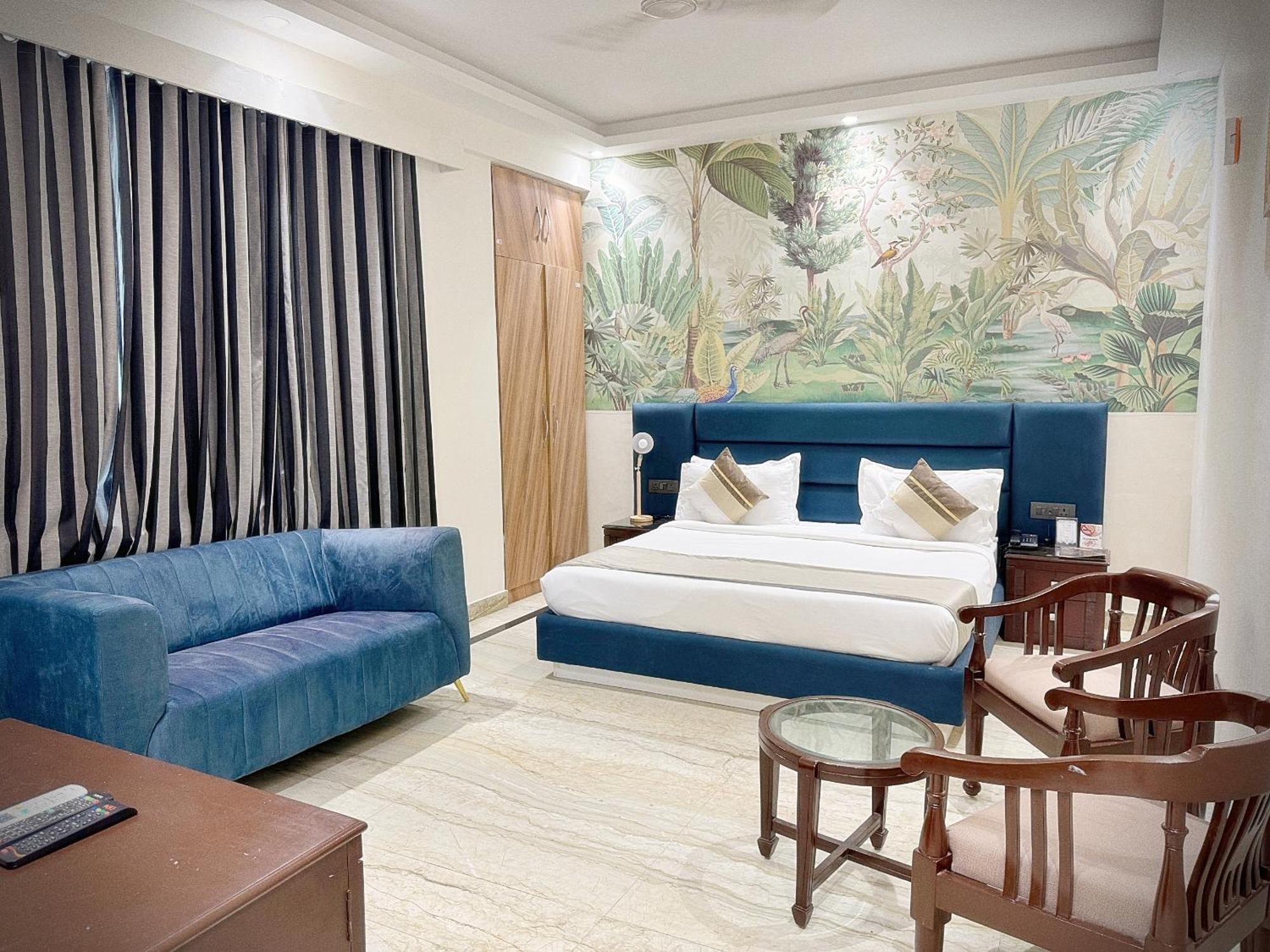 Hotel The Orion Express - East Of Kailash New Delhi