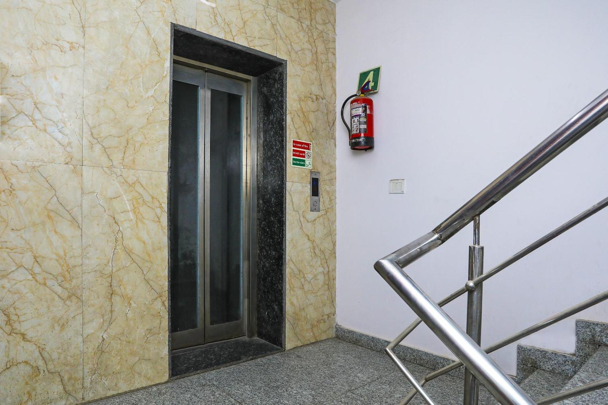 Hotel O Ocean Blue Residency Near Vs Mall 3*