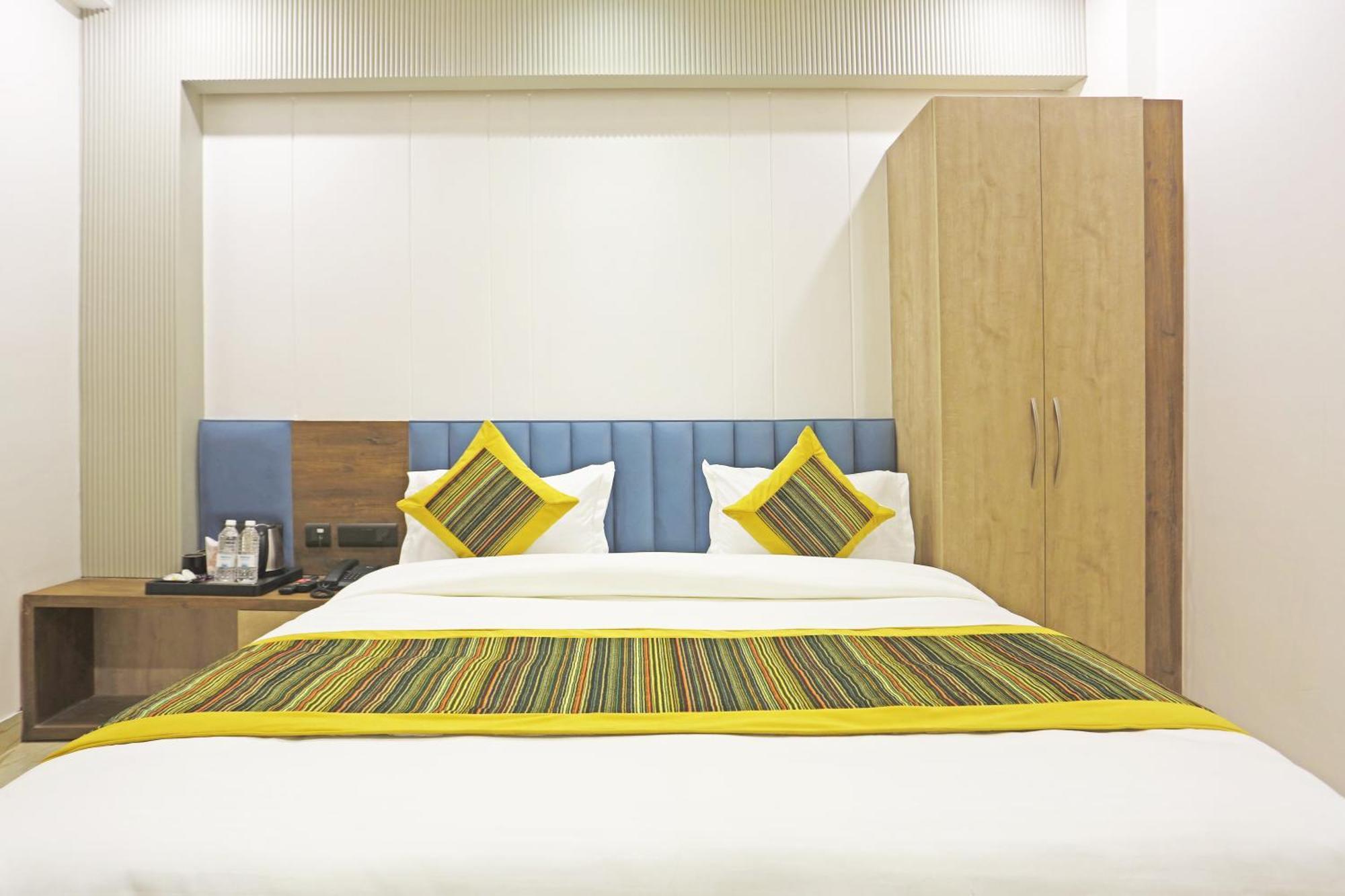 Hotel Mehul International -new Delhi Center 4*