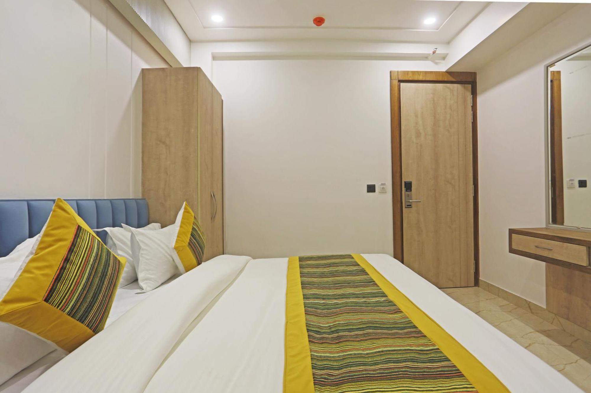 Hotel Mehul International -new Delhi Center 4*