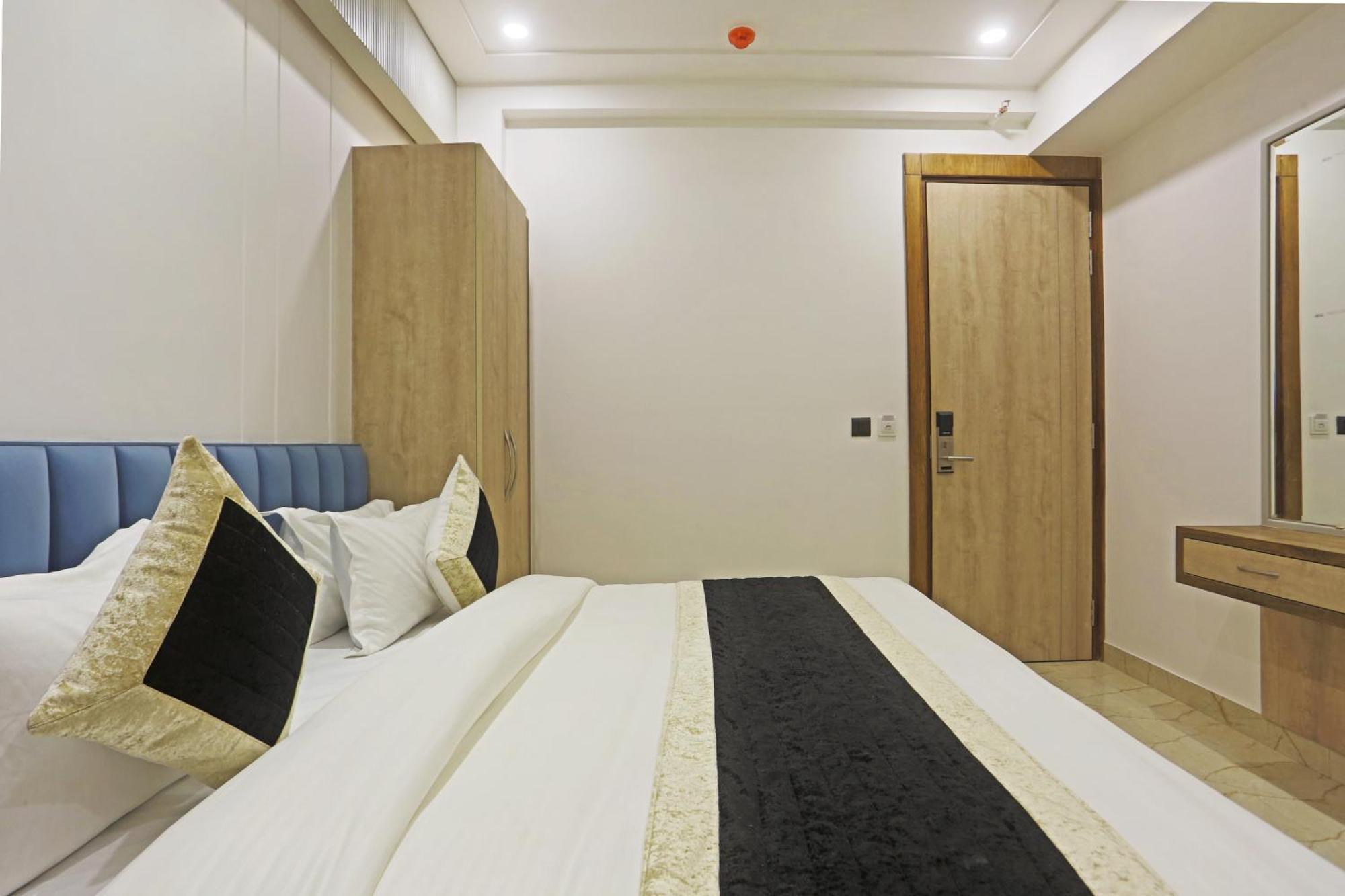 Mehul International -new Delhi Center Hotel