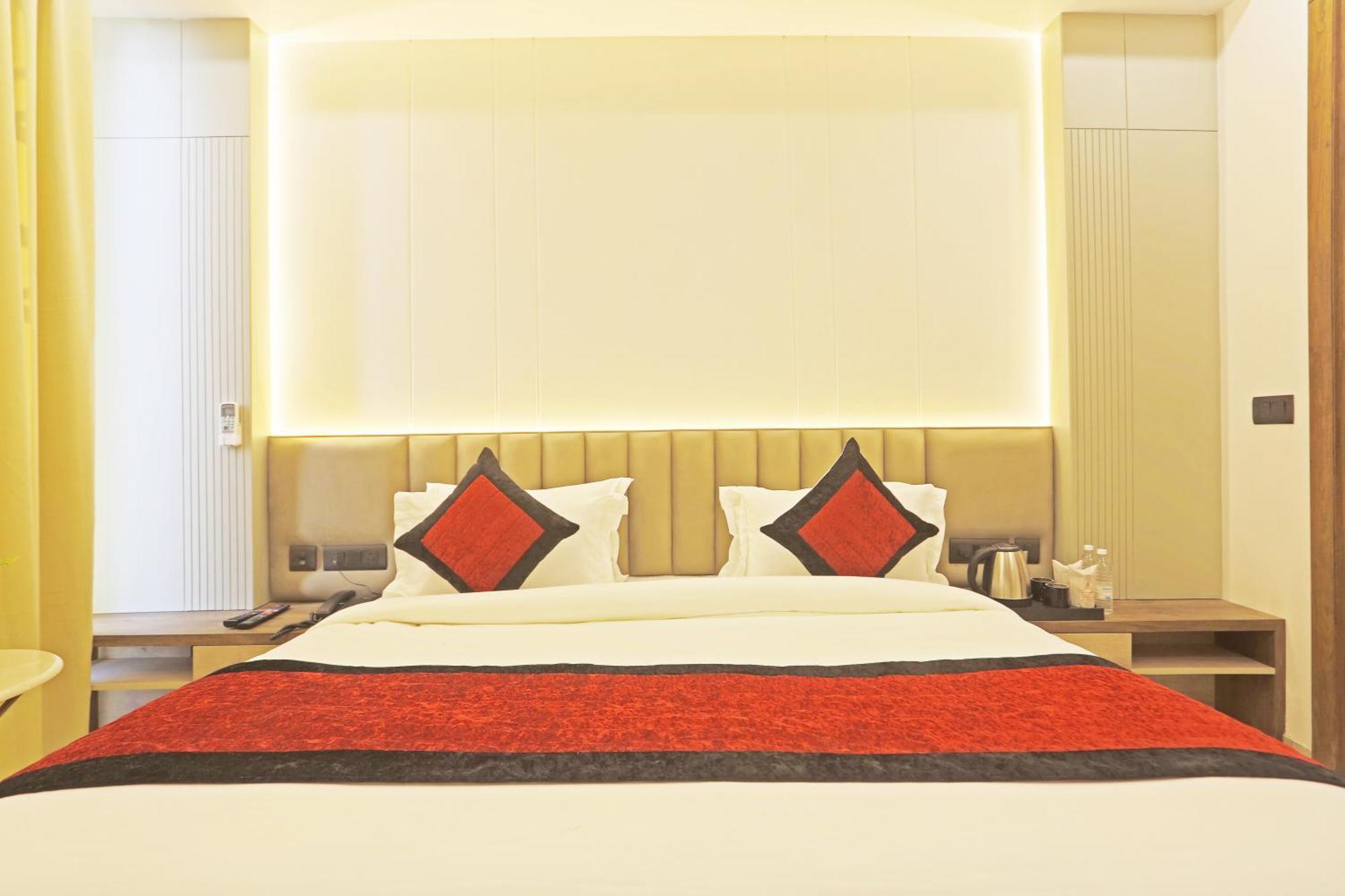 Mehul International -new Delhi Center Hotel