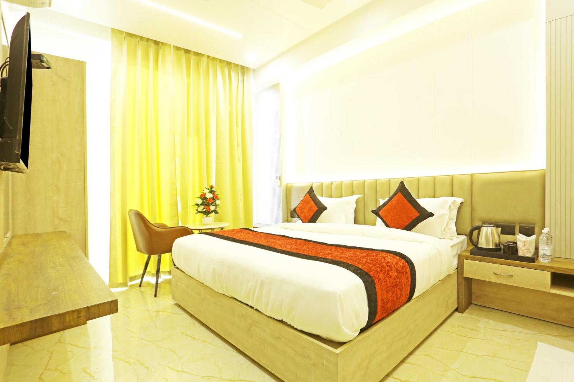 Hotel Mehul International -new Delhi Center 4*