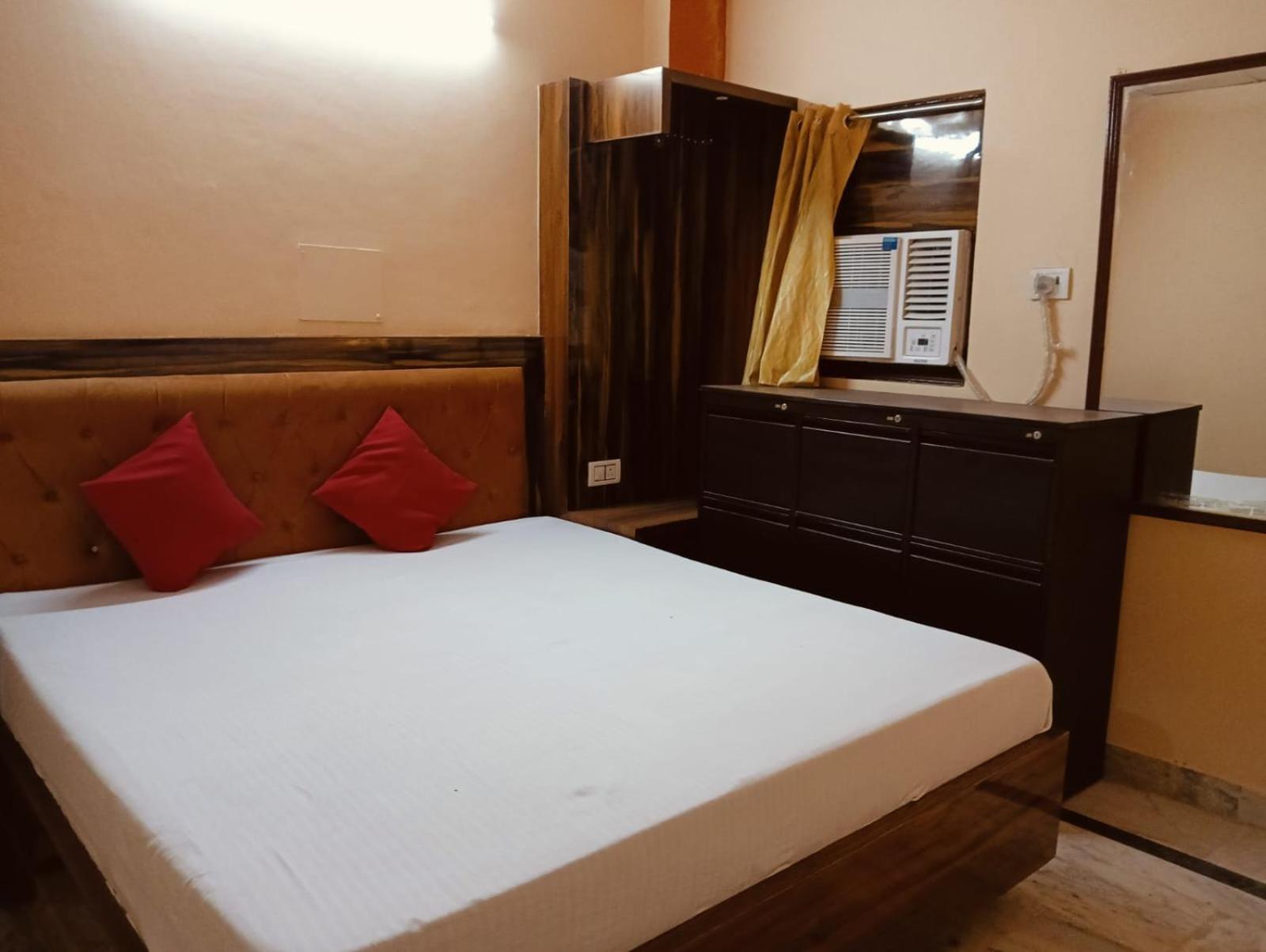 Hotel City In Dxx New Delhi