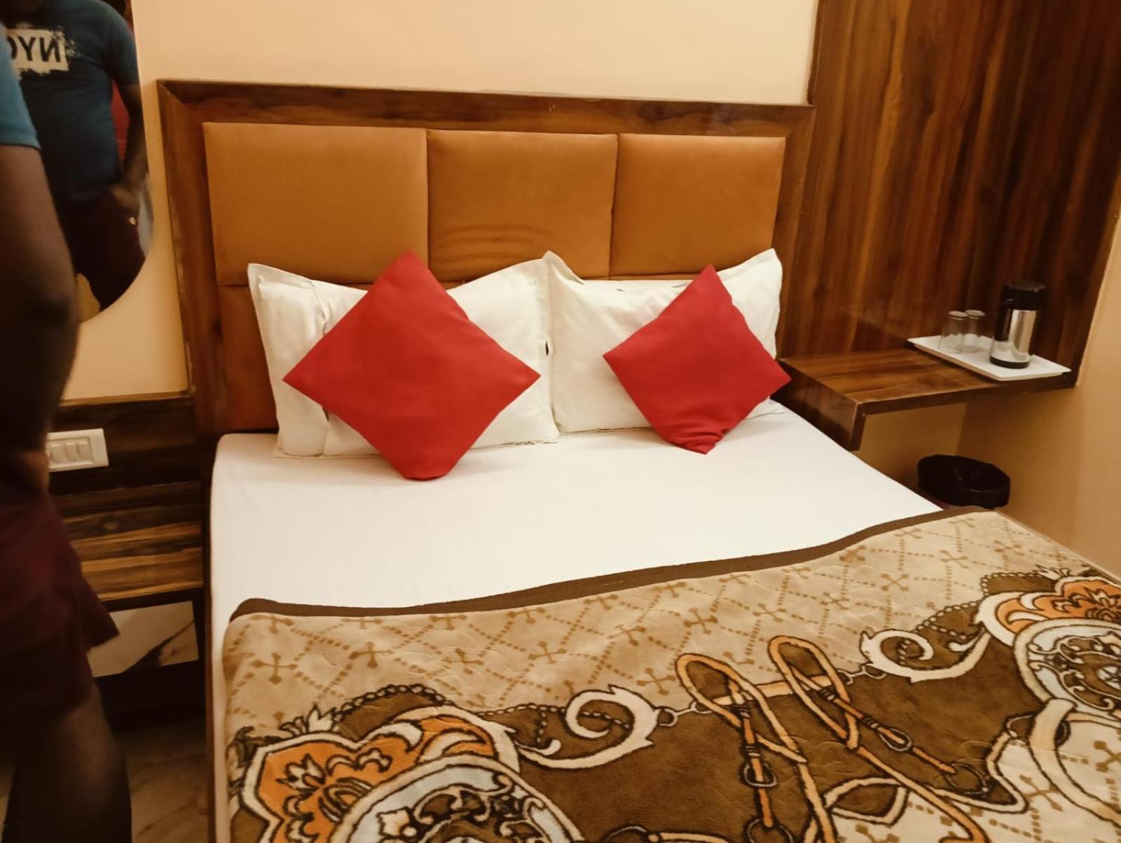 City In Dxx Hotel
