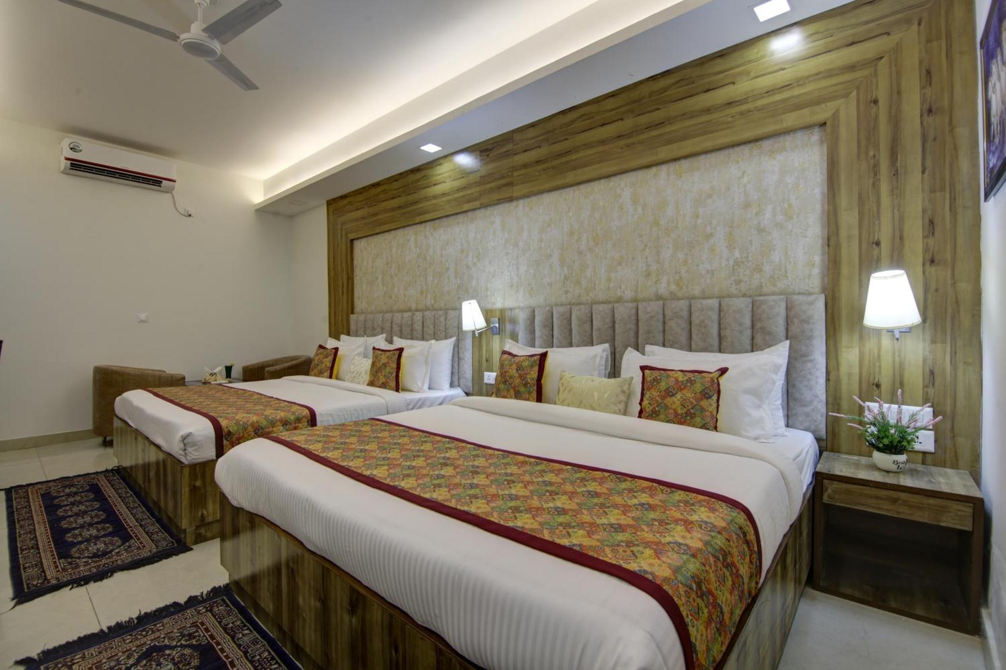 Hotel Park Delhi Airport By Prithvi Palace 4*