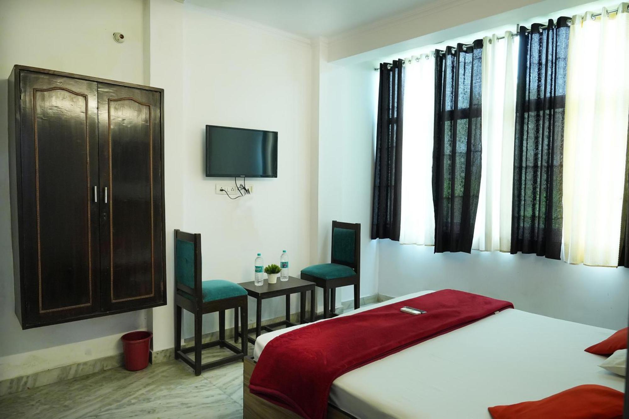 Hotel Surya - 1 Min Walk In Nizamuddin Railway Station Gate No 4