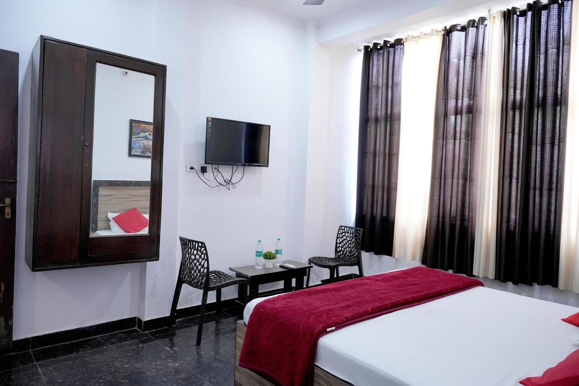 Hotel Surya - 1 Min Walk In Nizamuddin Railway Station Gate No 4 New Delhi