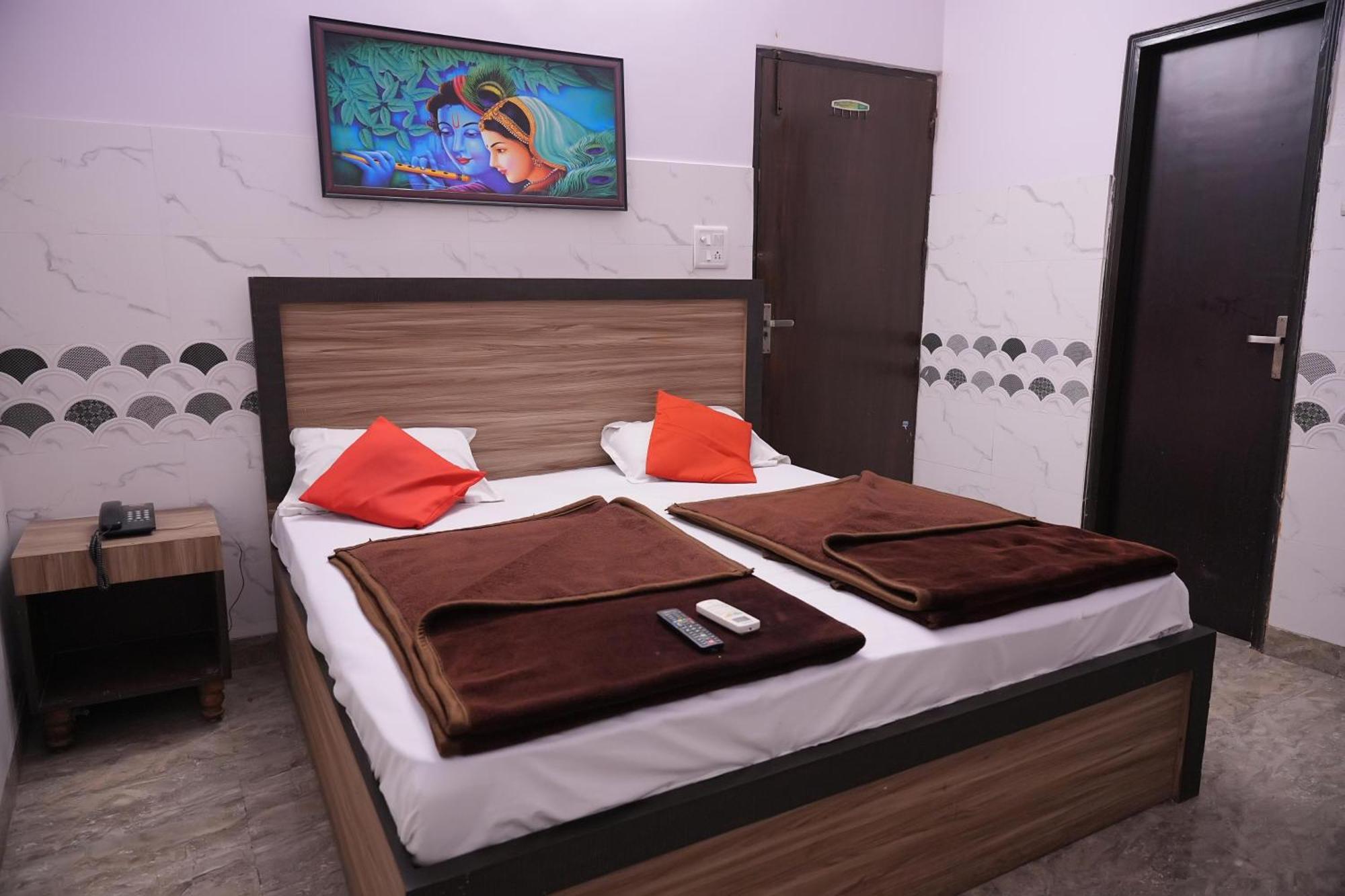 Surya - 1 Min Walk In Nizamuddin Railway Station Gate No 4 2* New Delhi