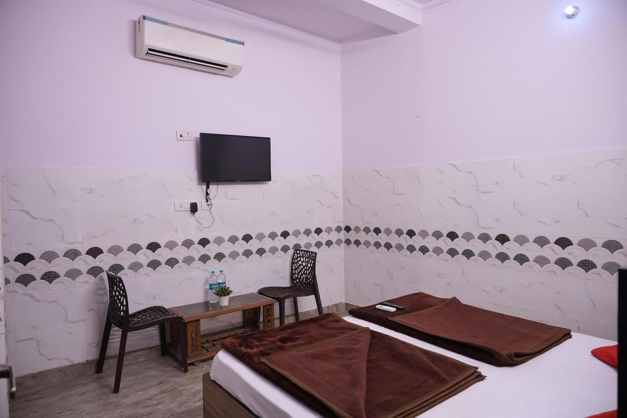 Surya - 1 Min Walk In Nizamuddin Railway Station Gate No 4 Hotel 2*