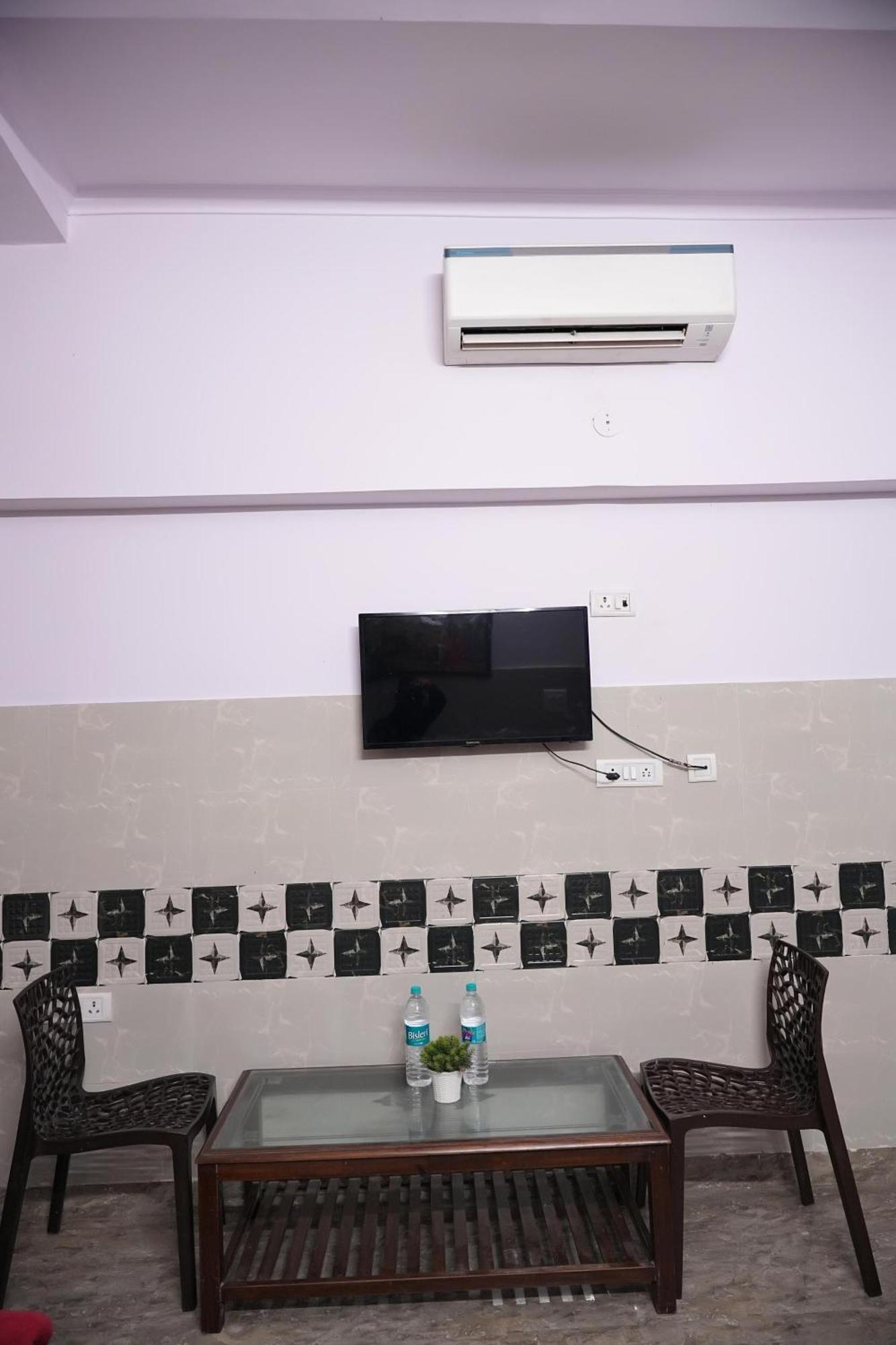 Surya - 1 Min Walk In Nizamuddin Railway Station Gate No 4 2* New Delhi