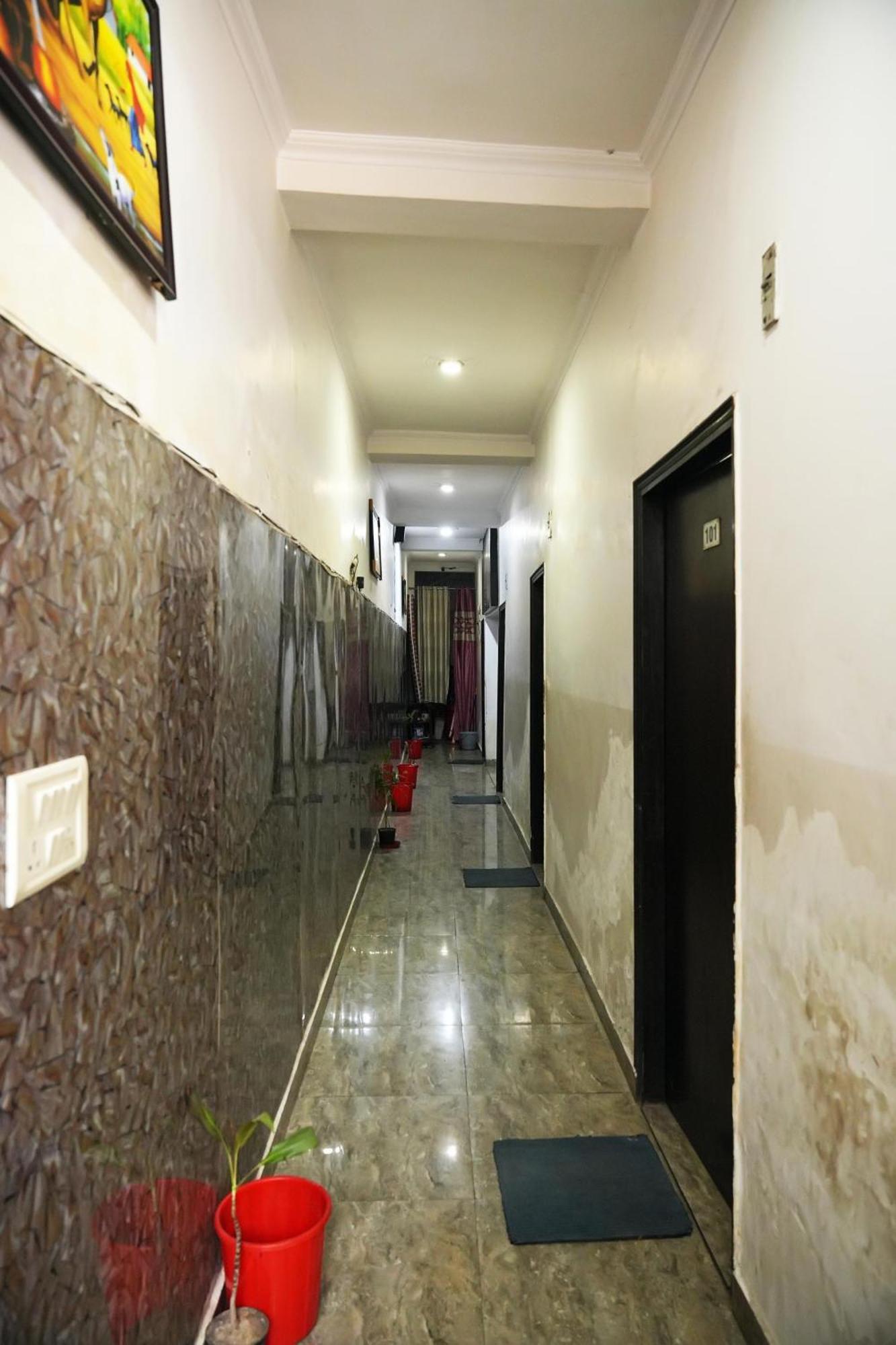 Hotel Surya - 1 Min Walk In Nizamuddin Railway Station Gate No 4 New Delhi